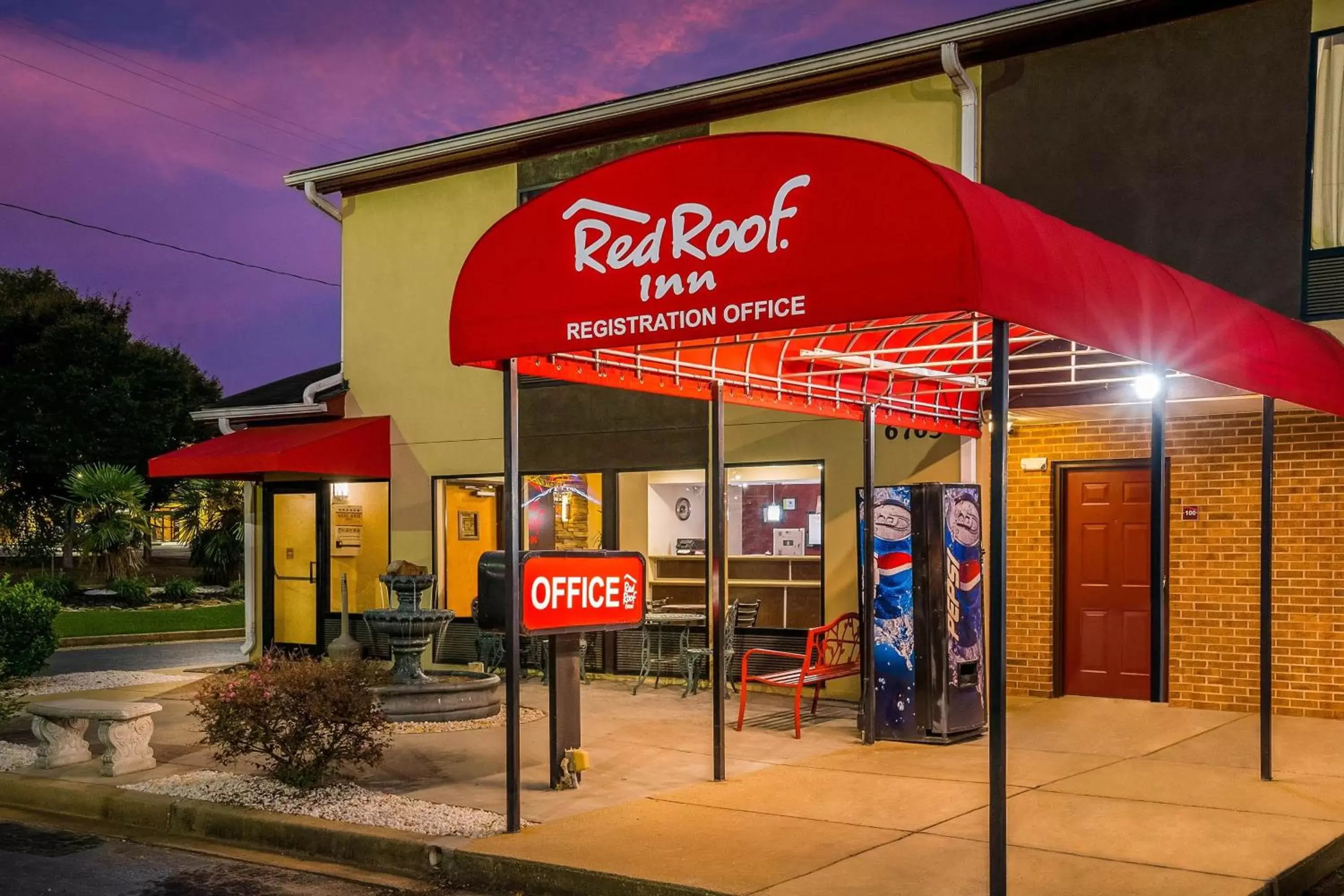 Facade/entrance in Red Roof Inn Spartanburg