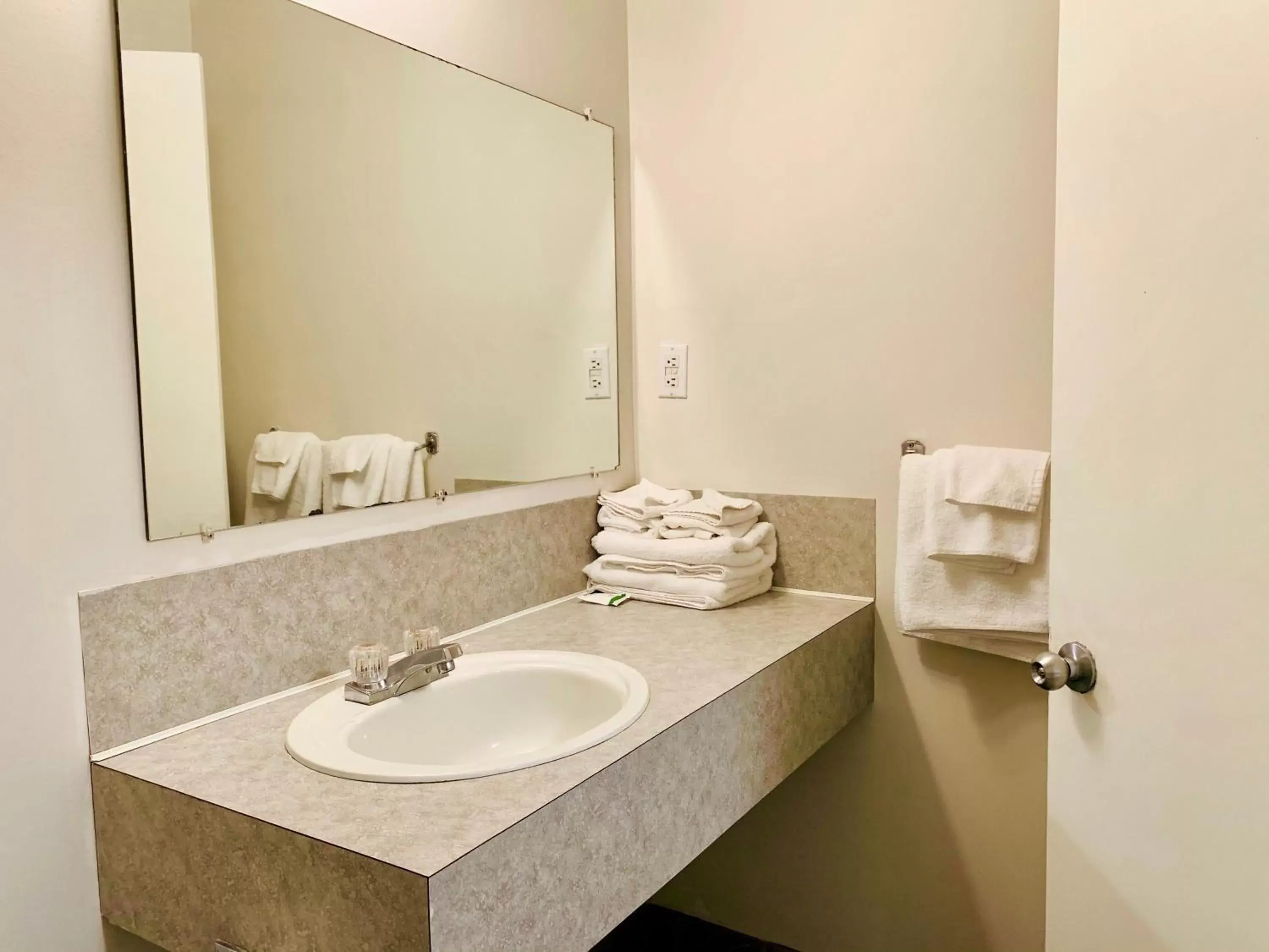 Bathroom in Traveler's Motel Penticton