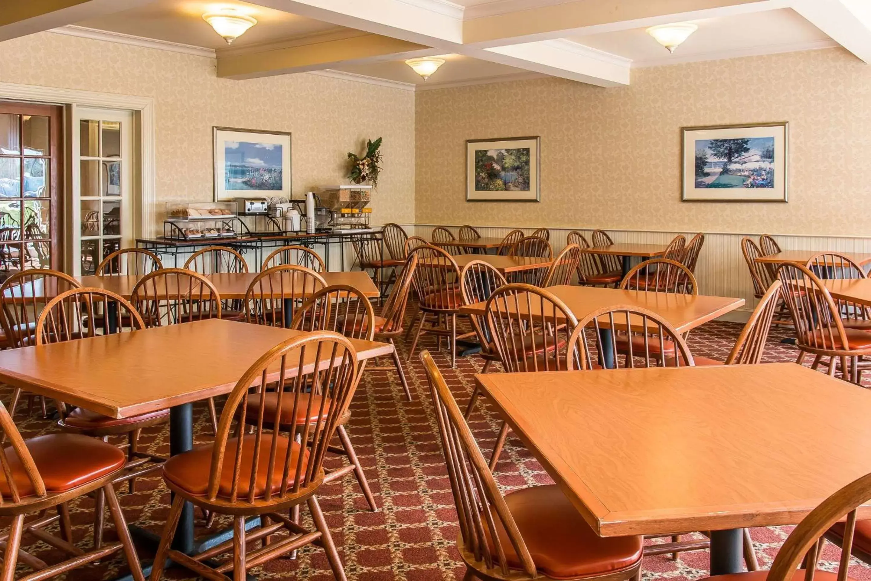 Restaurant/Places to Eat in Comfort Inn Chelsea