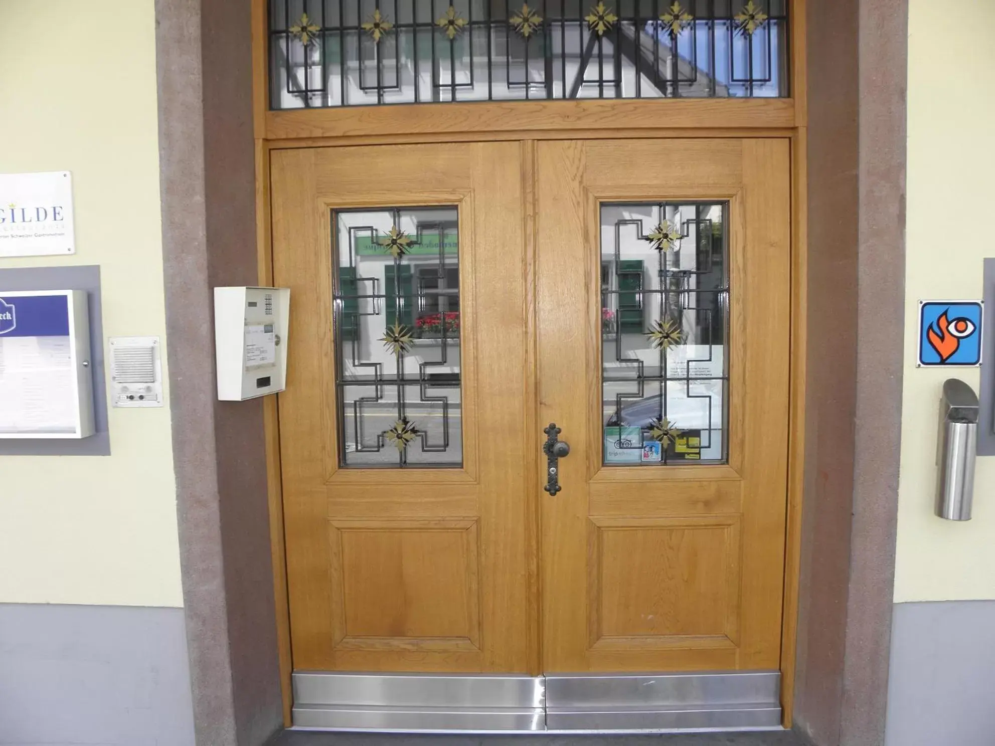 Facade/entrance in Hotel Rössli