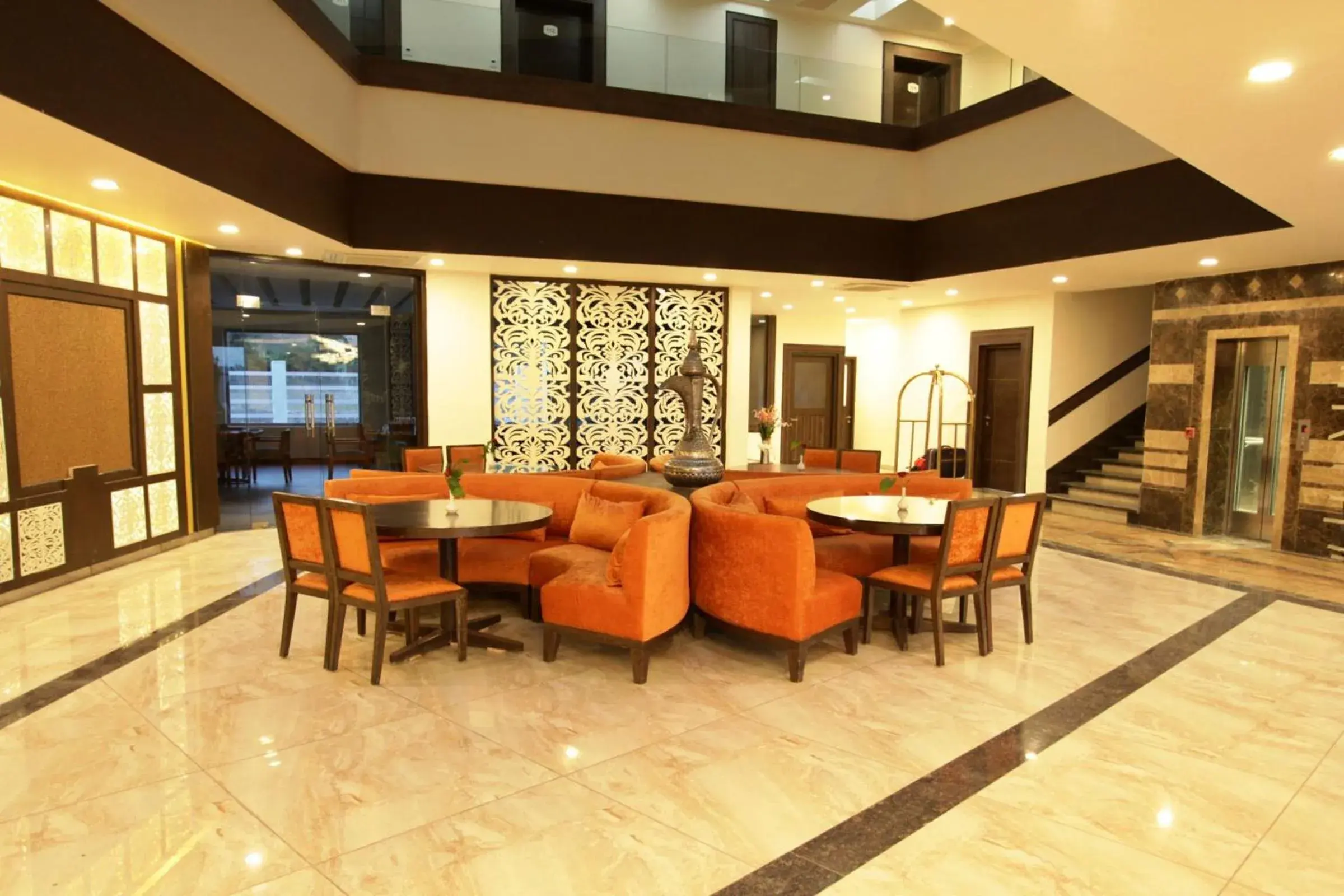 Lobby or reception, Lounge/Bar in Lemon Tree Hotel, Katra