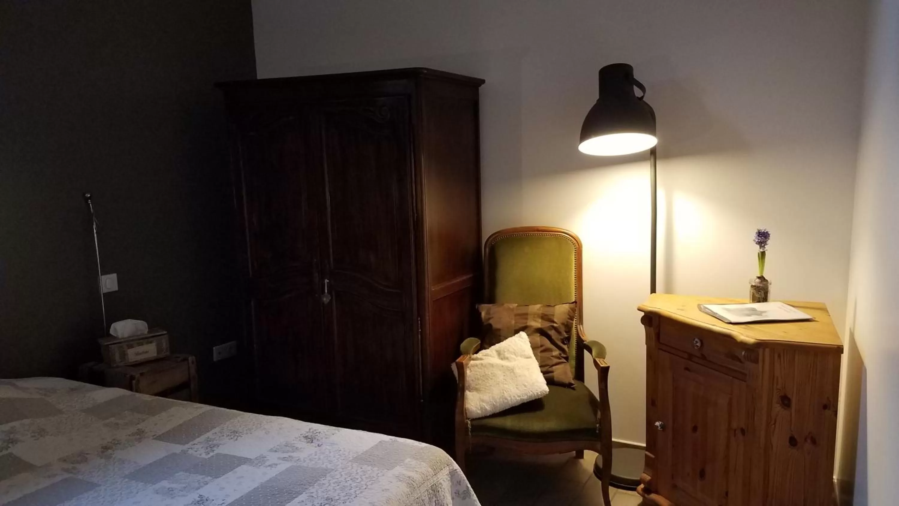 Photo of the whole room, Bed in Château Besson