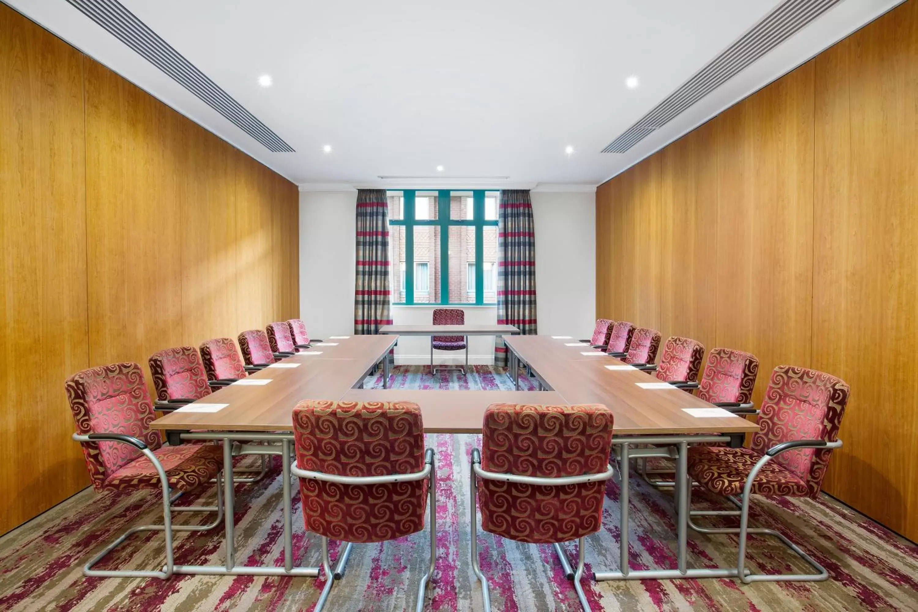 Meeting/conference room in Leonardo Hotel East Midlands Airport - Formerly Jurys Inn