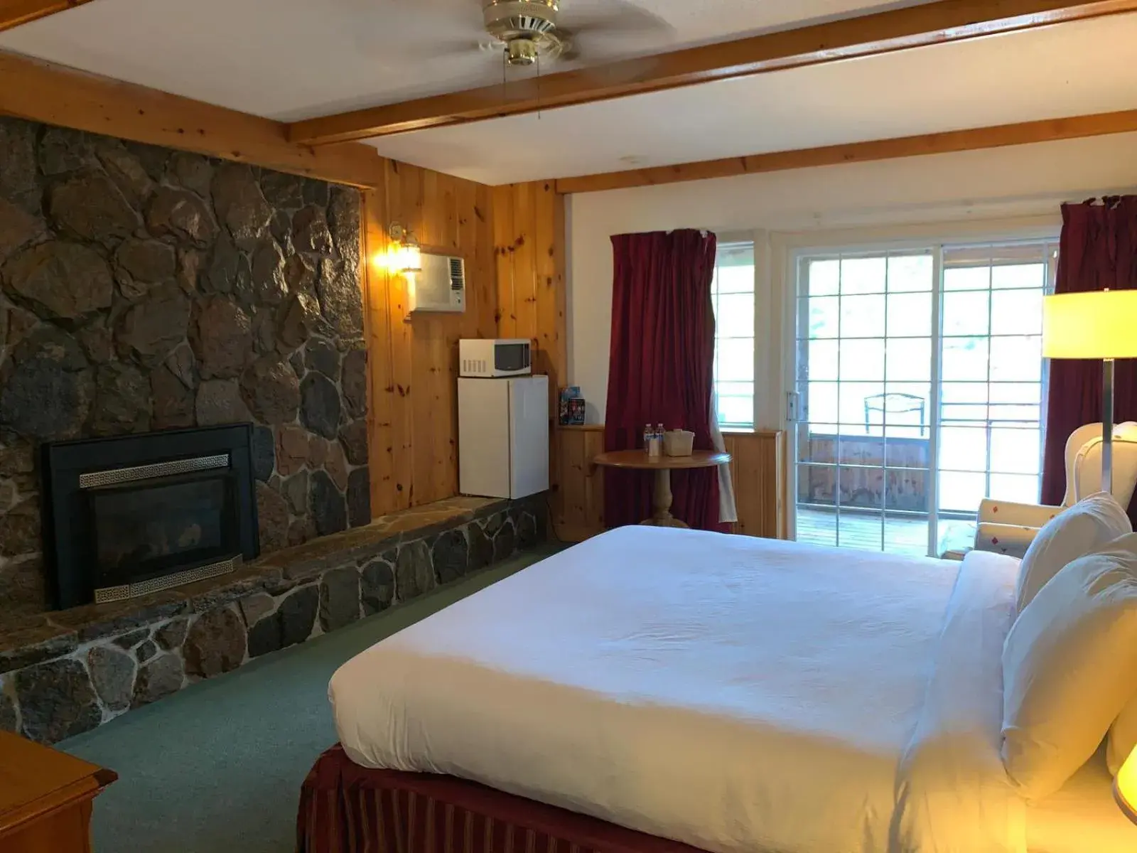 Photo of the whole room, Bed in Algonquin Lakeside Inn