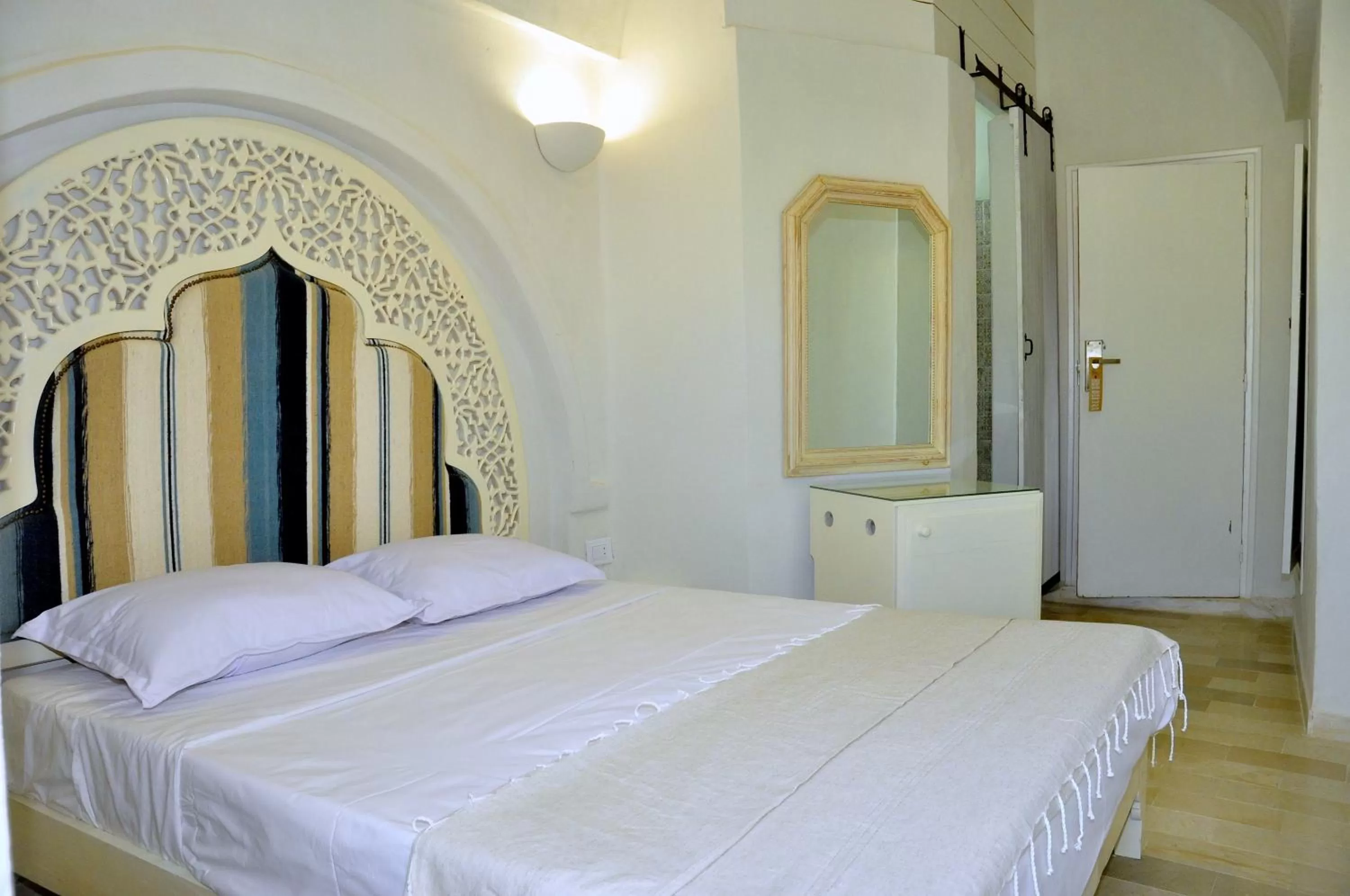 Deluxe Double Room with Balcony - single occupancy in Djerba Authentique