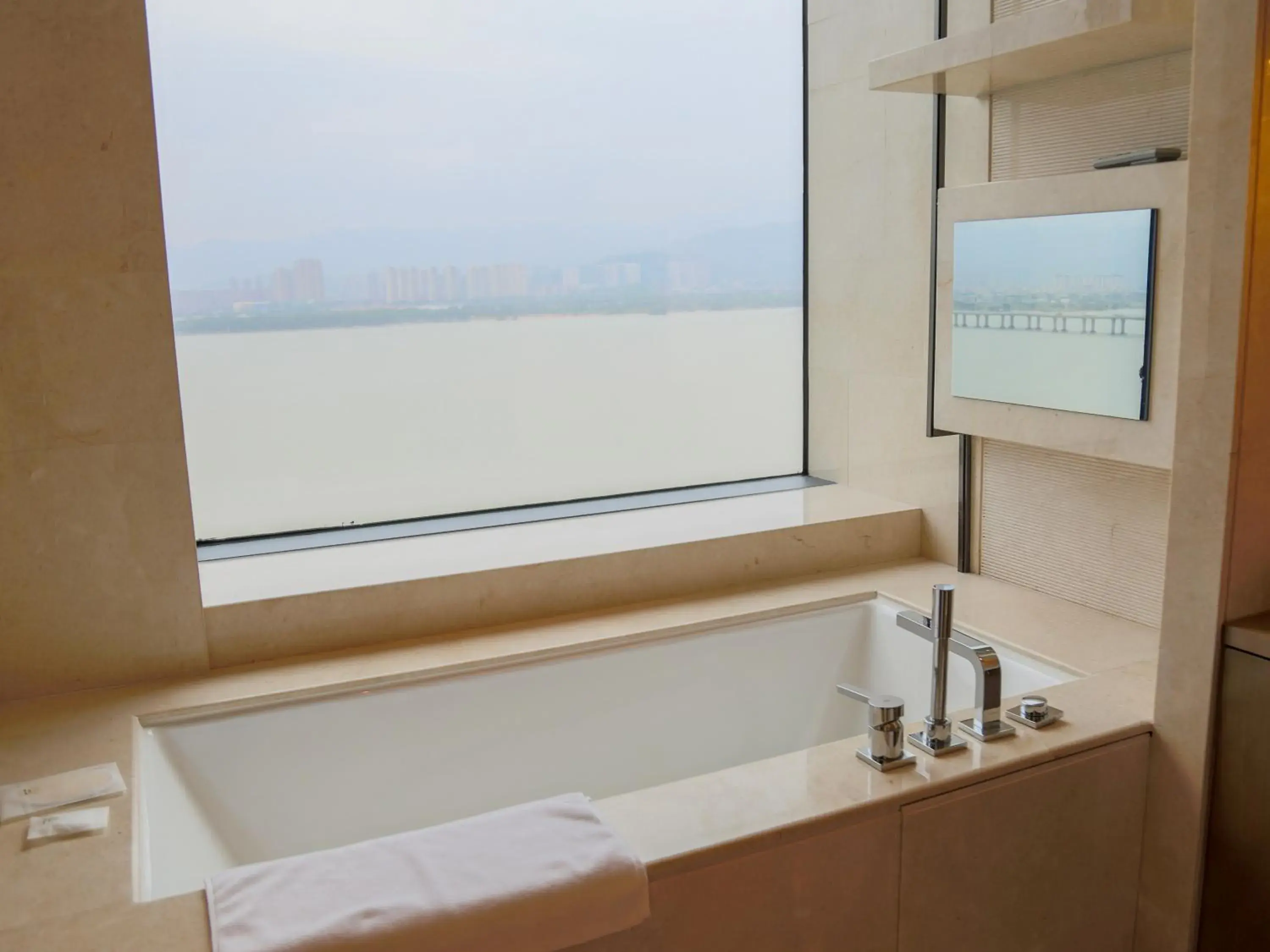 TV and multimedia, Bathroom in Hyatt Regency Fuzhou Cangshan
