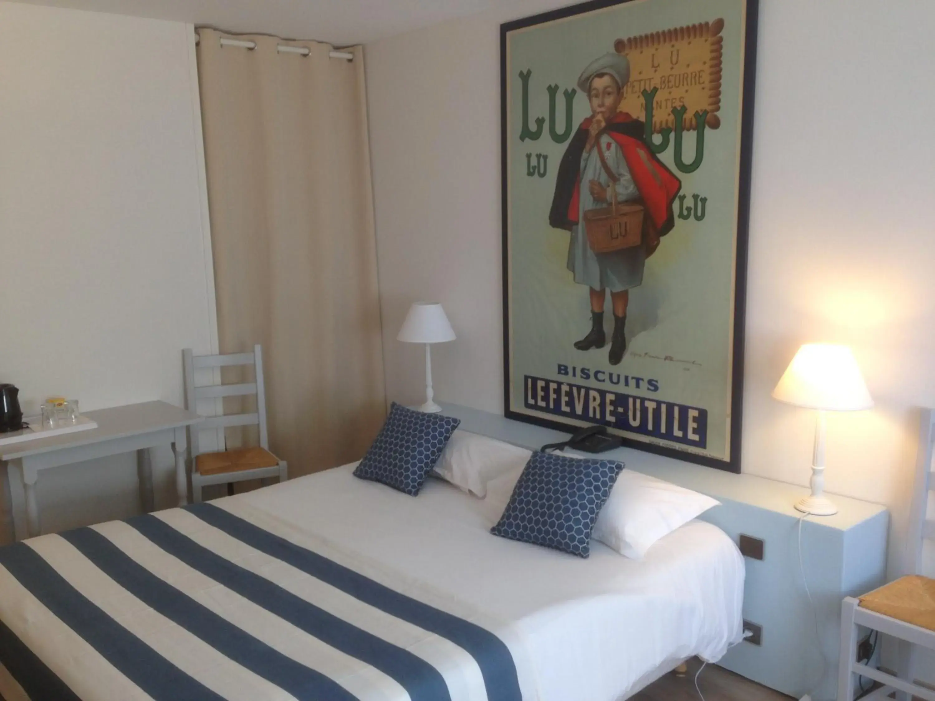 Bedroom, Bed in Hotel Du Lion D'argent Et Des Tanneries