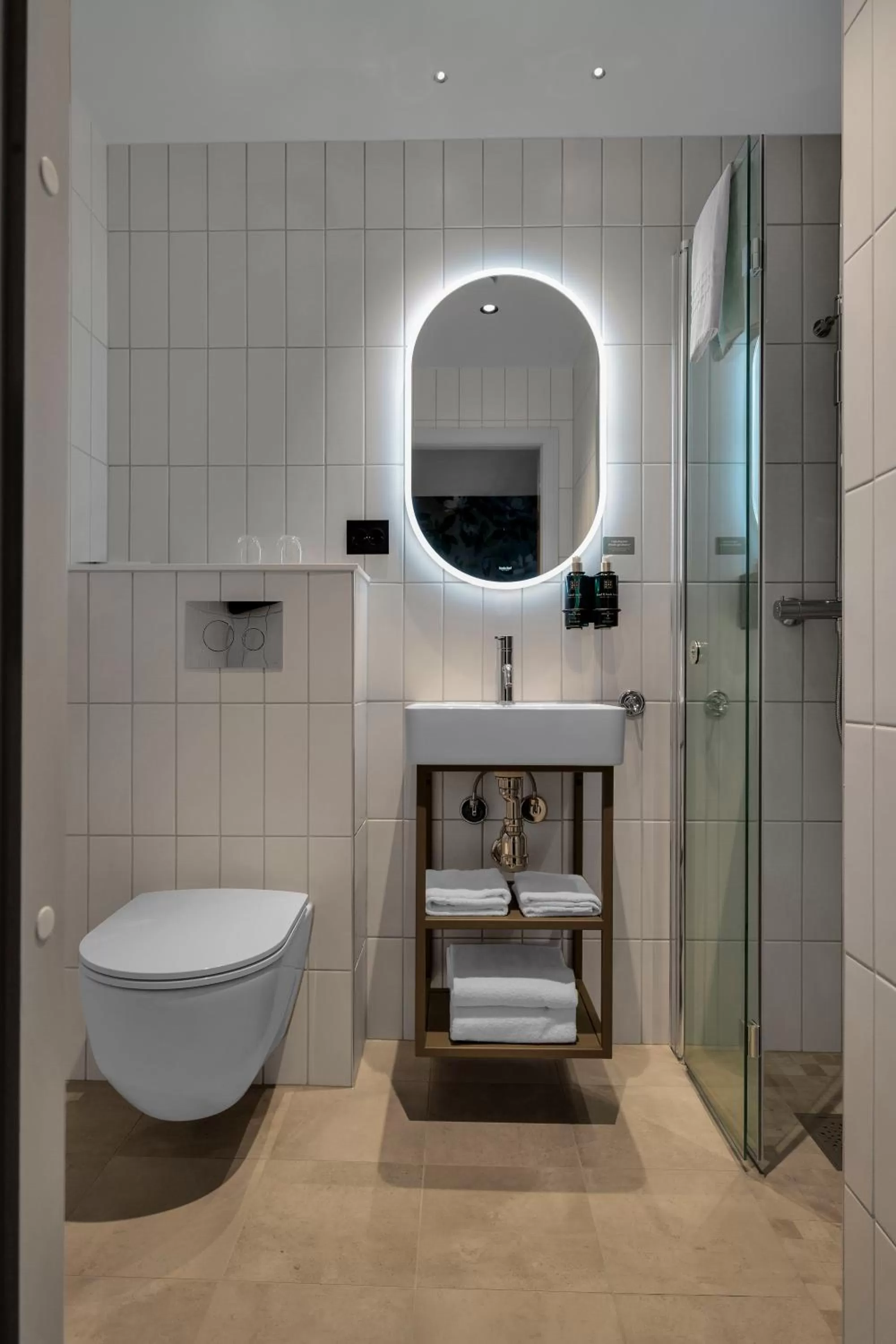 Shower in Home Hotel Gabelshus