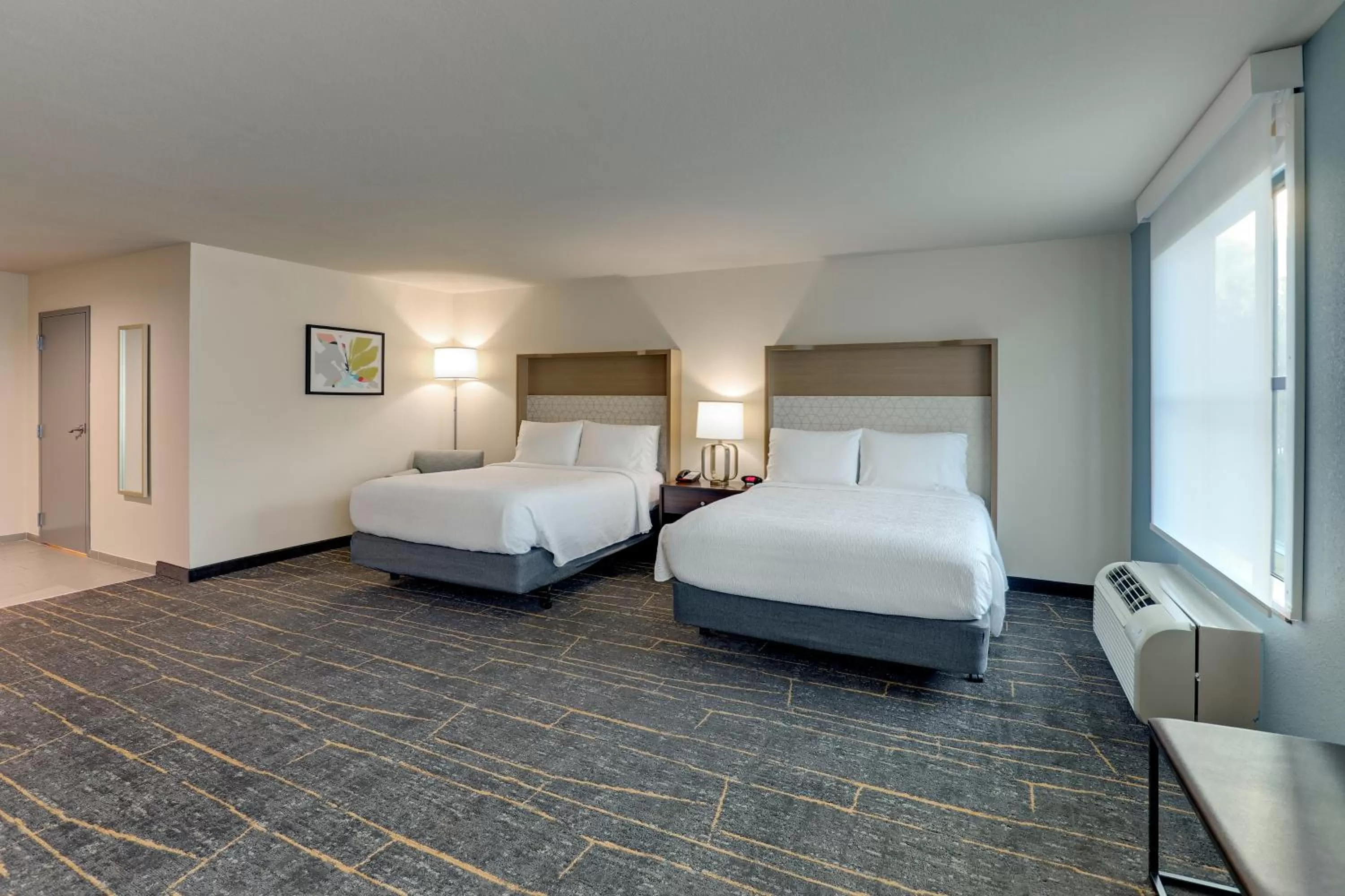 Bed in Holiday Inn Mobile Airport by IHG