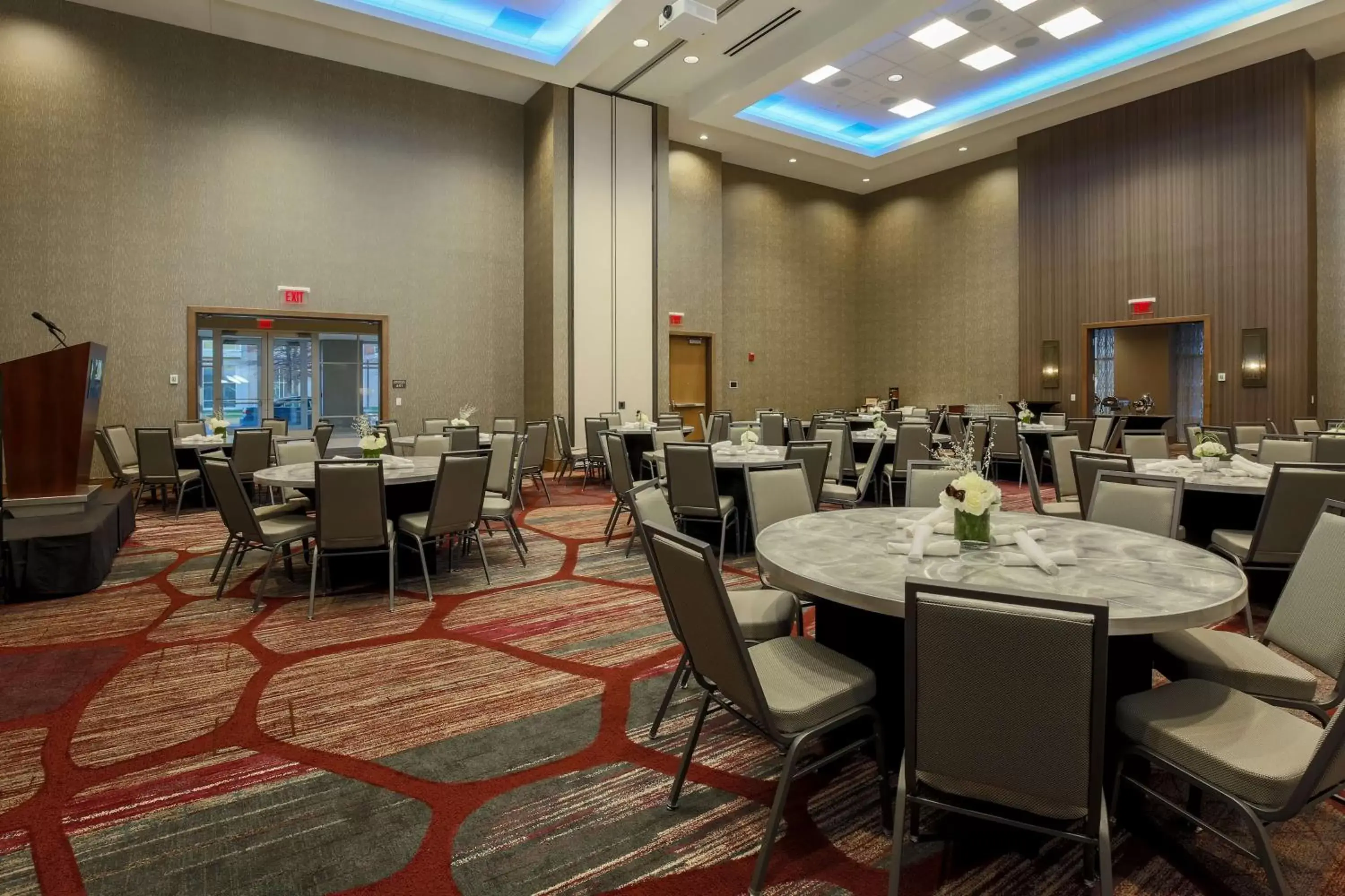 Meeting/conference room, Restaurant/Places to Eat in DoubleTree by Hilton Evansville