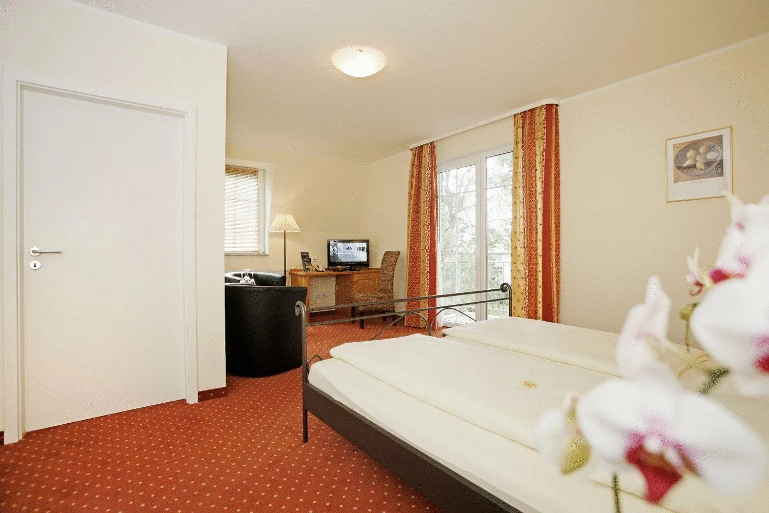 Photo of the whole room, Bed in Hotel am Wallgraben