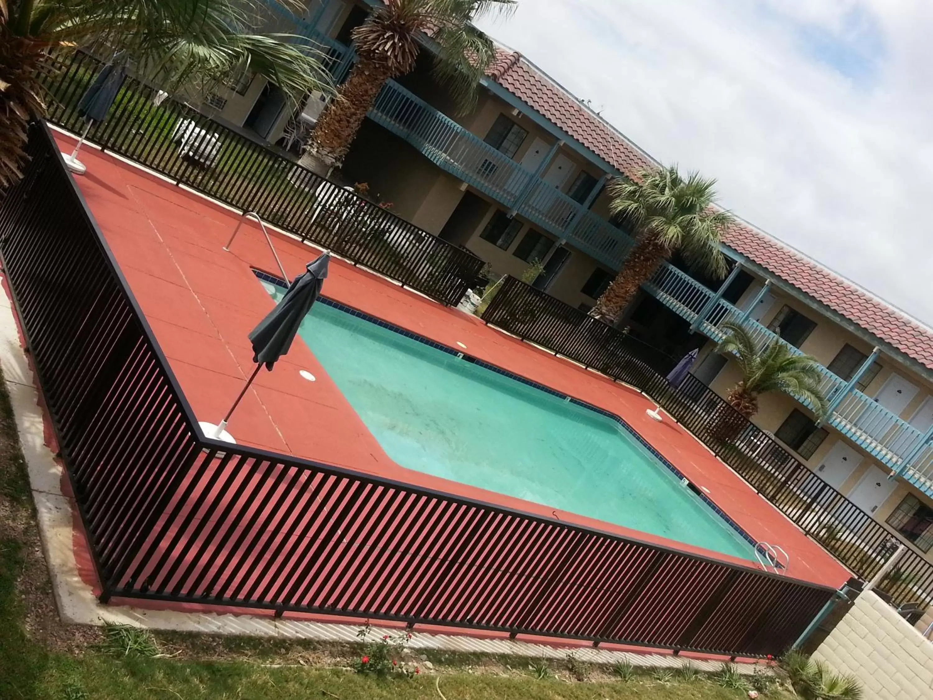 Swimming pool, Pool View in Days Inn & Suites by Wyndham Needles