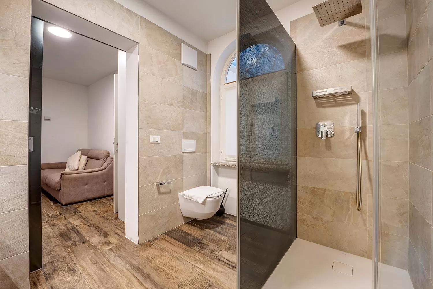 Toilet in Arcadia Rooms