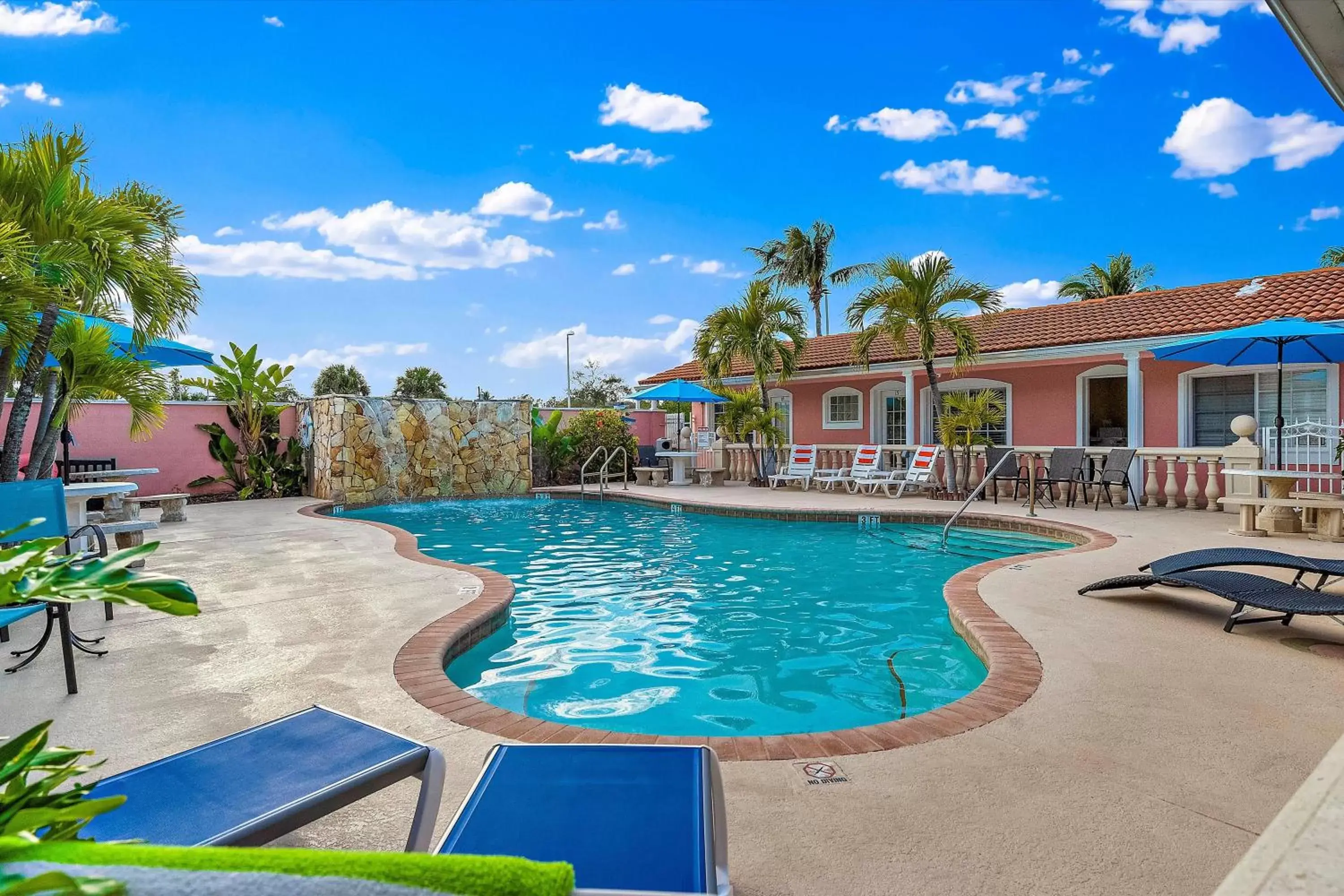 Swimming Pool in Blind Pass Resort Motel