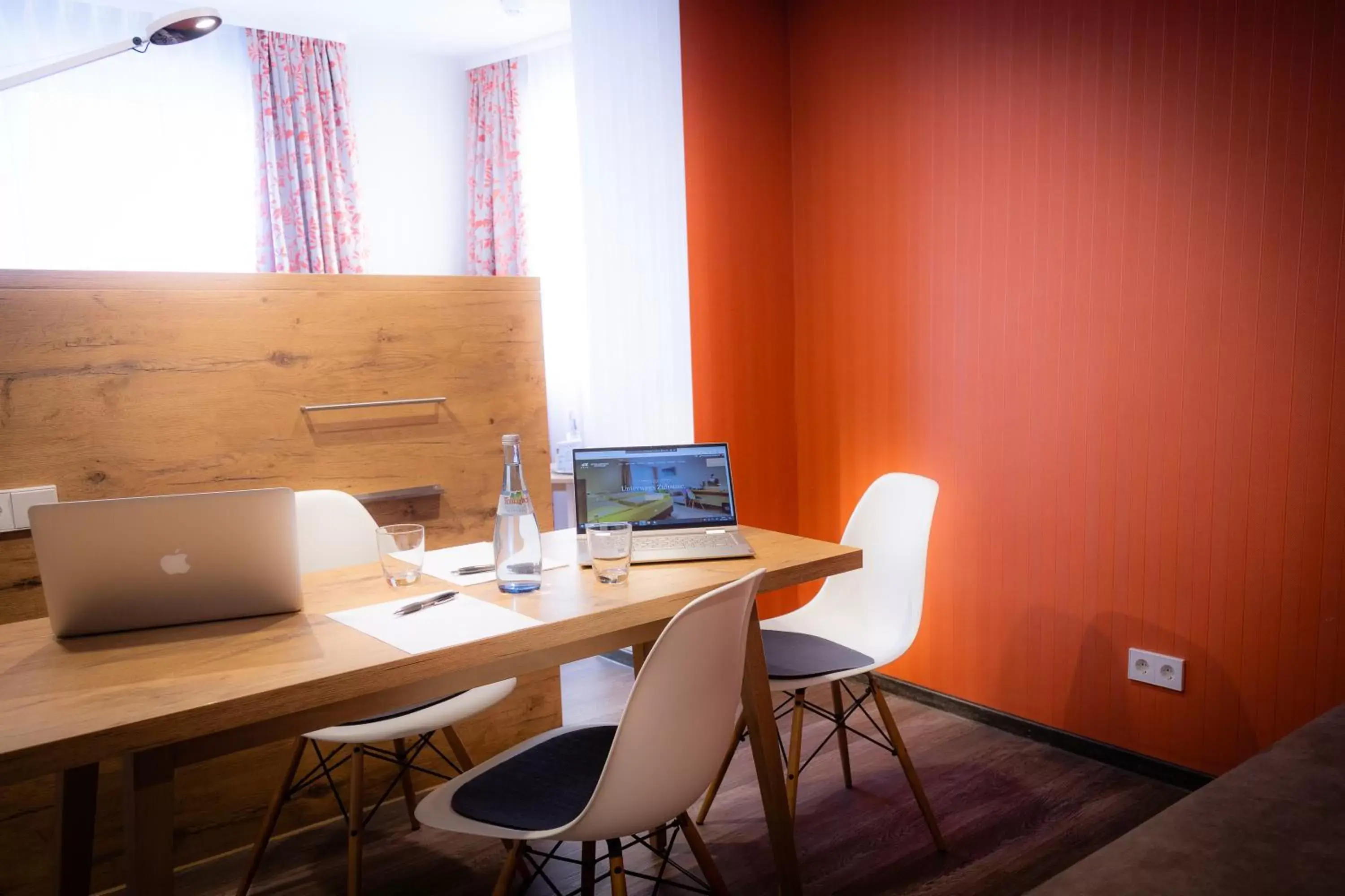 Seating area in Hotel Azenberg