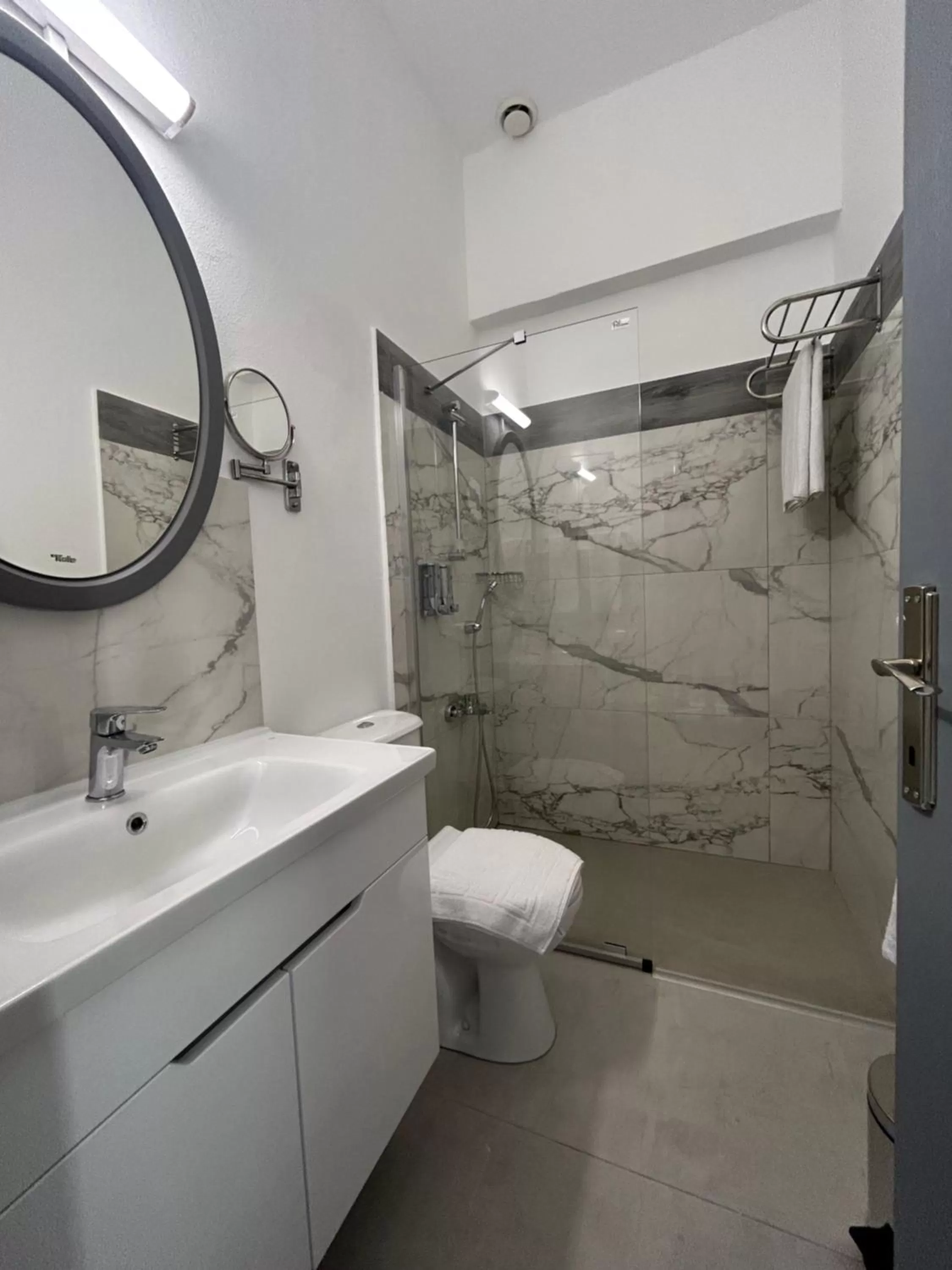 Deluxe Double Room in Royal Goddess Guest House, Walled City