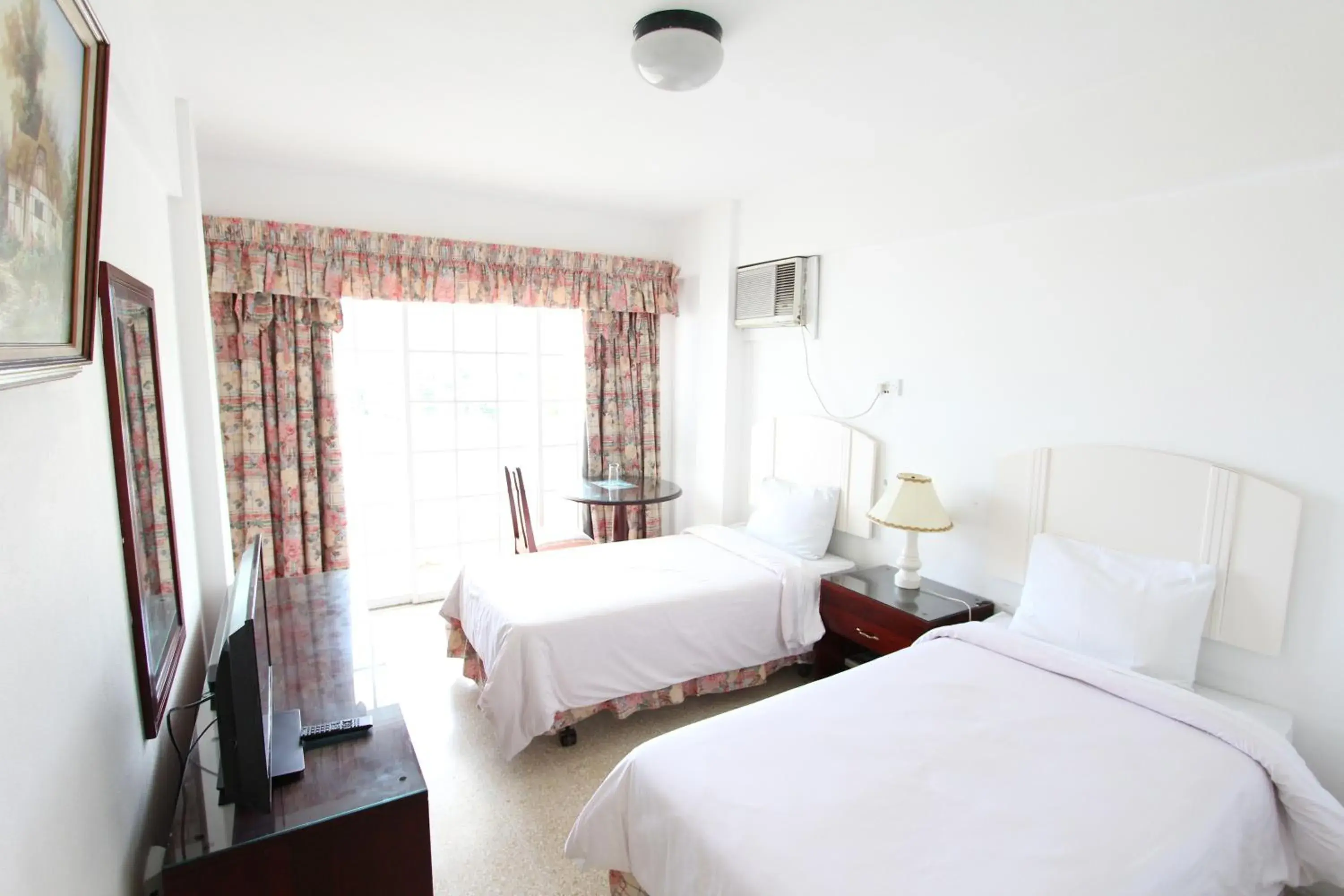 Newly Renovated Twin Room in Match Resort