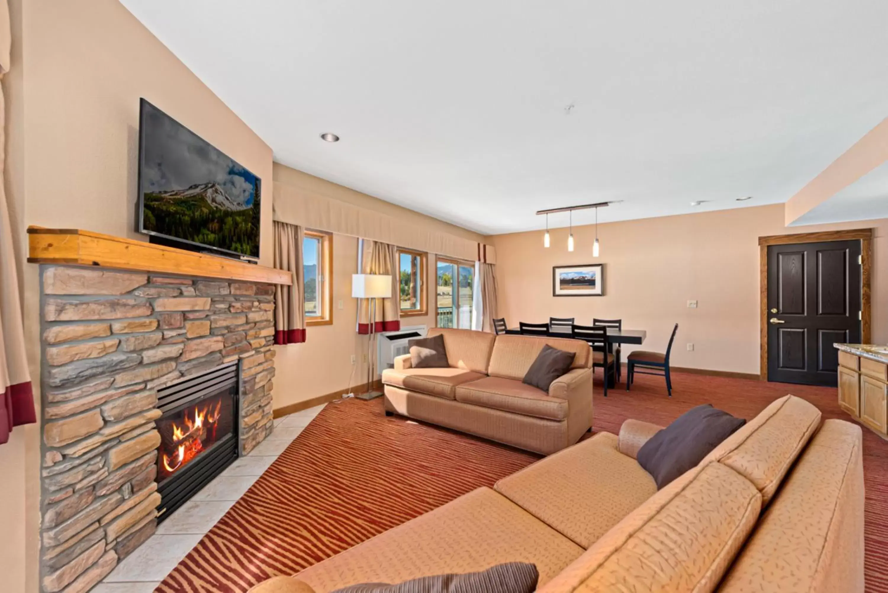 Living room, Seating Area in The Estes Park Resort