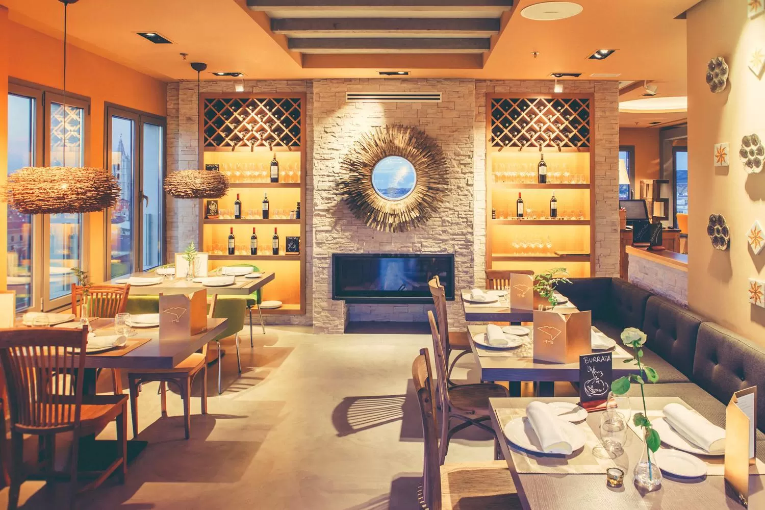 Restaurant/places to eat in Barceló León Conde Luna