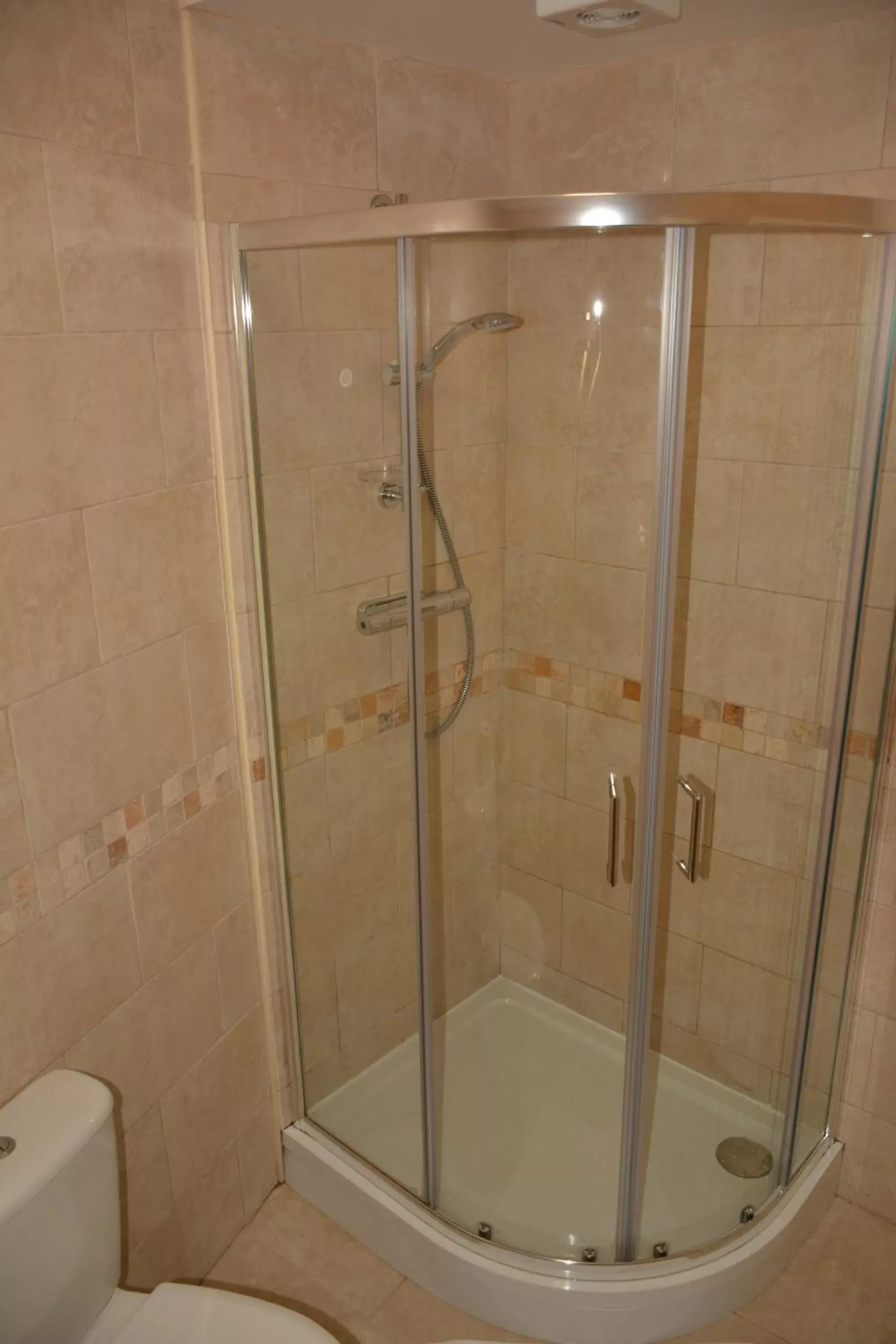 Shower, Bathroom in The Rose & Crown York