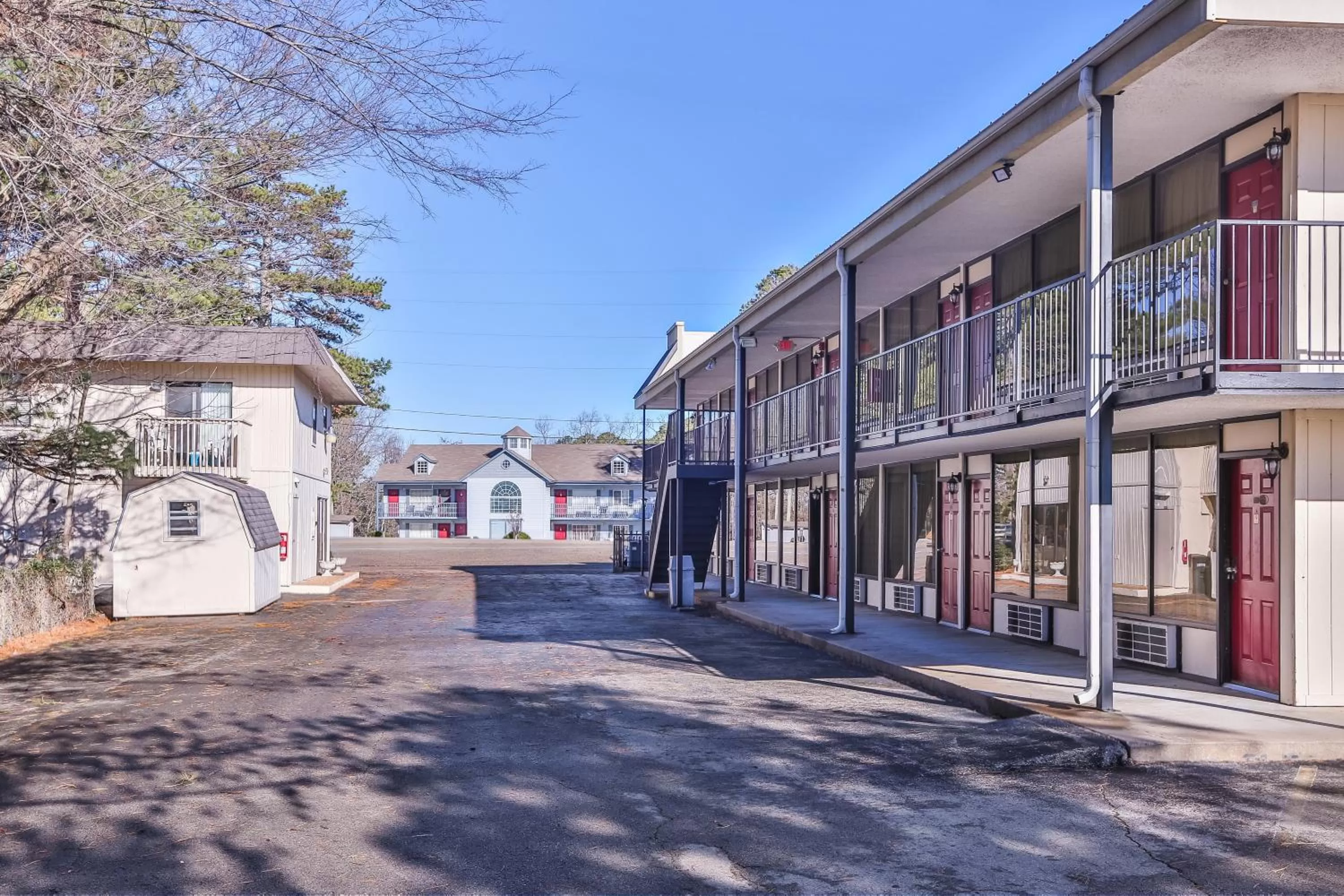 Property building in Candlewick Inn and Suites