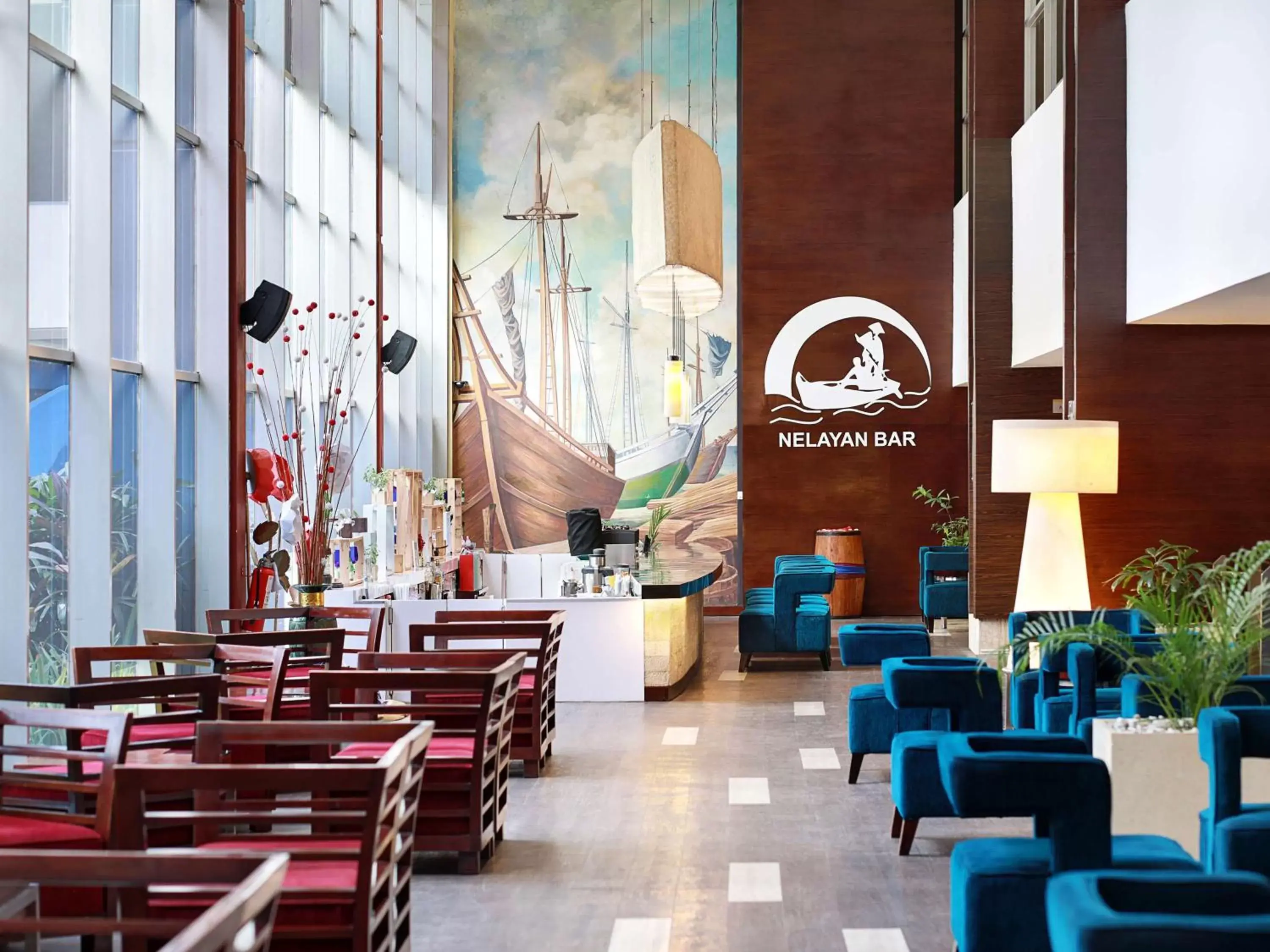 Lounge or bar, Restaurant/Places to Eat in Mercure Convention Center Ancol