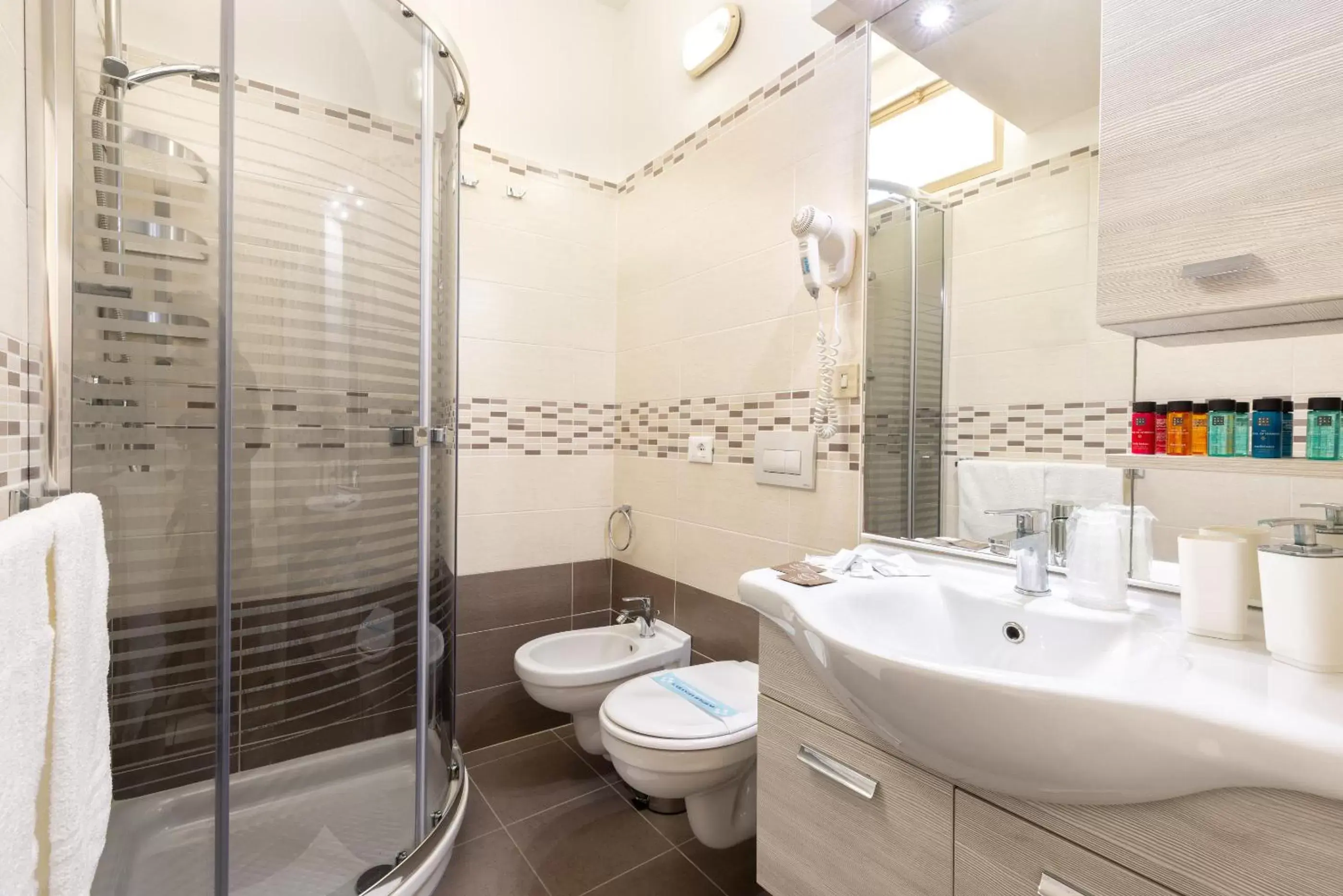 Toilet, Bathroom in Hotel Edelweiss Riccione