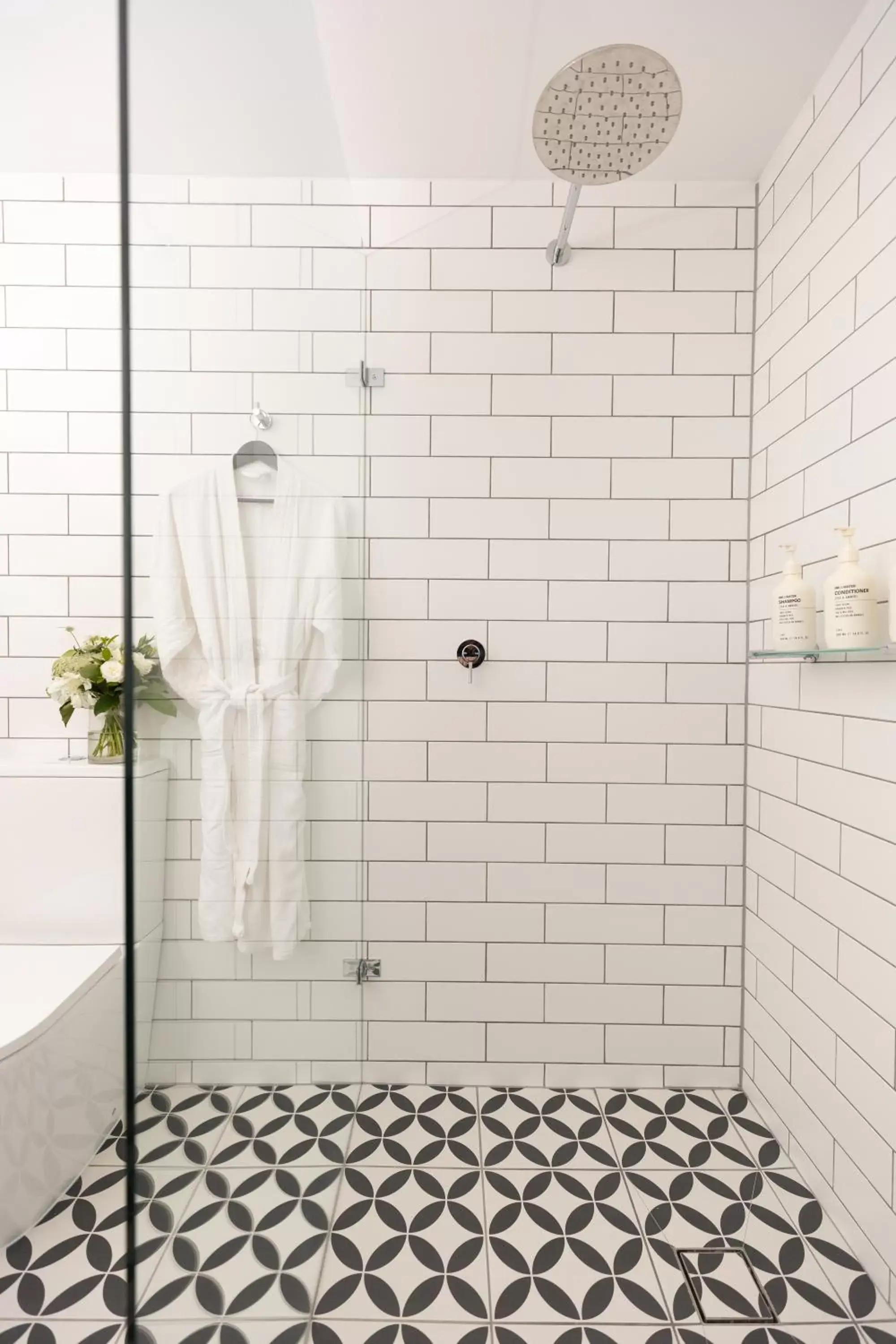 Shower, Bathroom in Clare Country Club