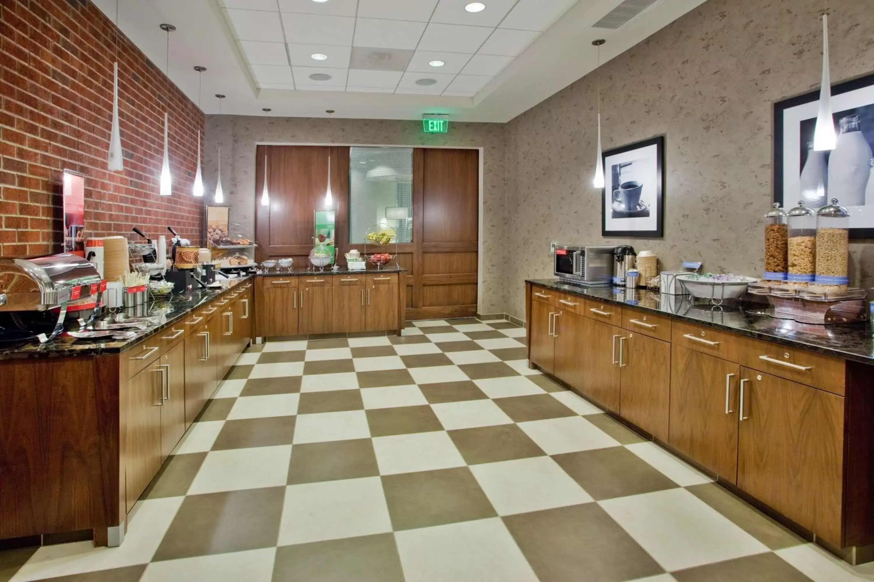 Dining area, Restaurant/Places to Eat in Hampton Inn & Suites Chapel Hill/Carrboro
