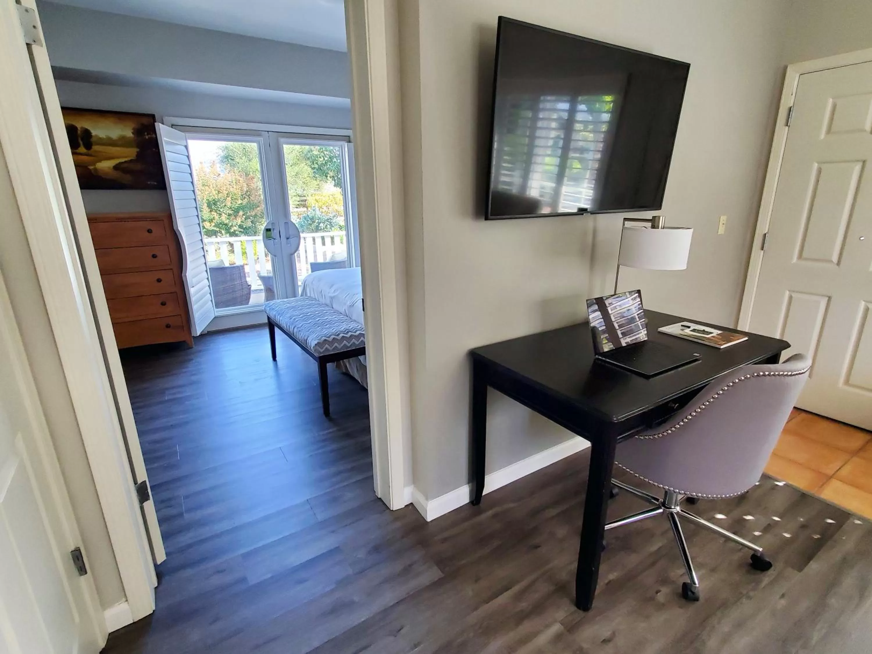 Garden view in Geyserville Inn