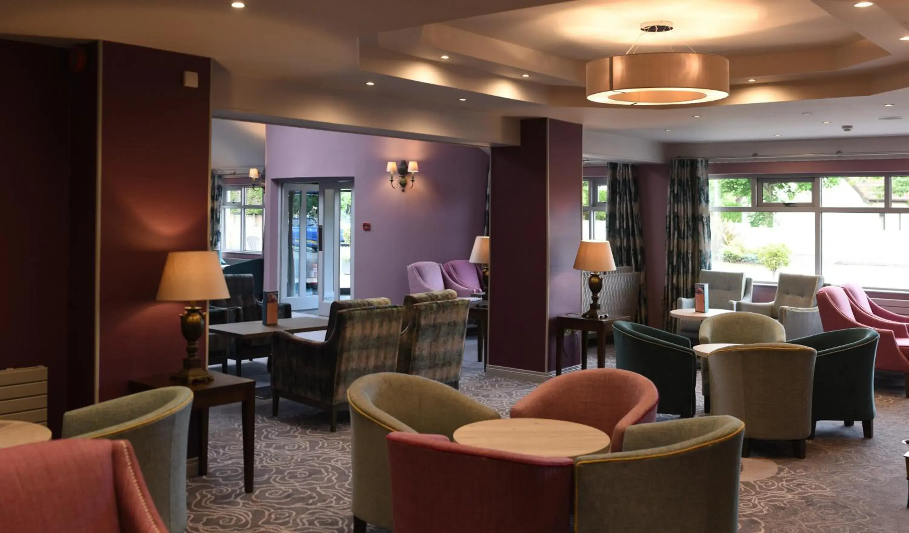 Lobby or reception, Lounge/Bar in The Lodge Hotel