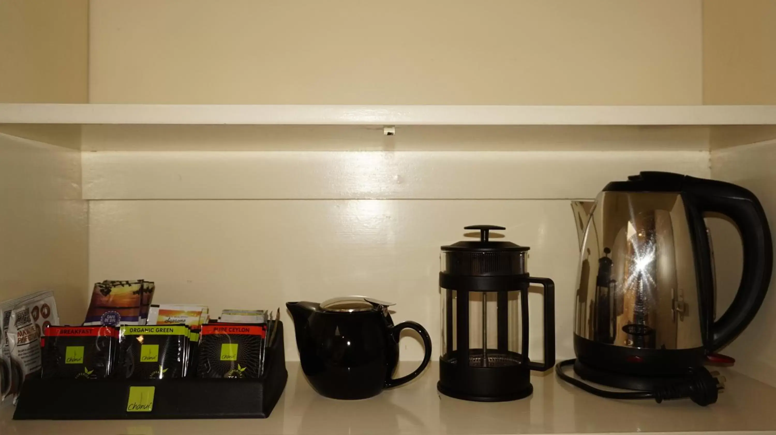 Coffee/tea facilities in Ashleigh Court Motel