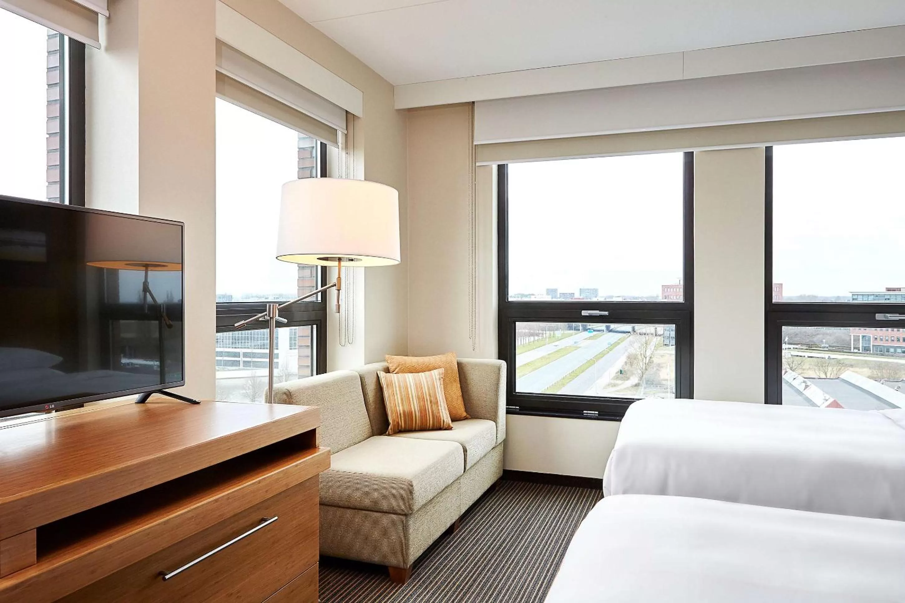 Photo of the whole room, Bed in Hyatt Place Amsterdam Airport