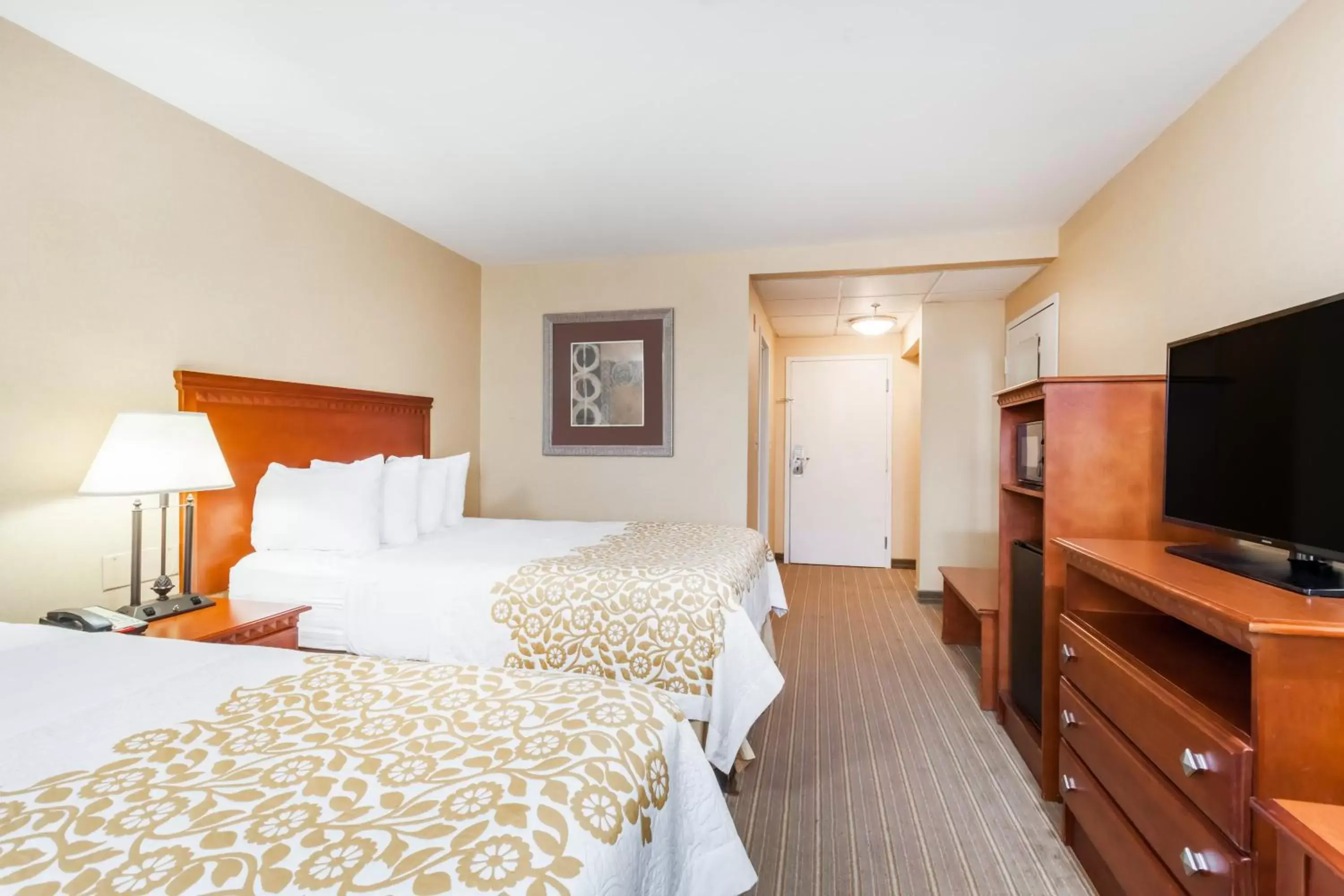 Bedroom, Bed in Days Inn by Wyndham Windsor Locks / Bradley Intl Airport