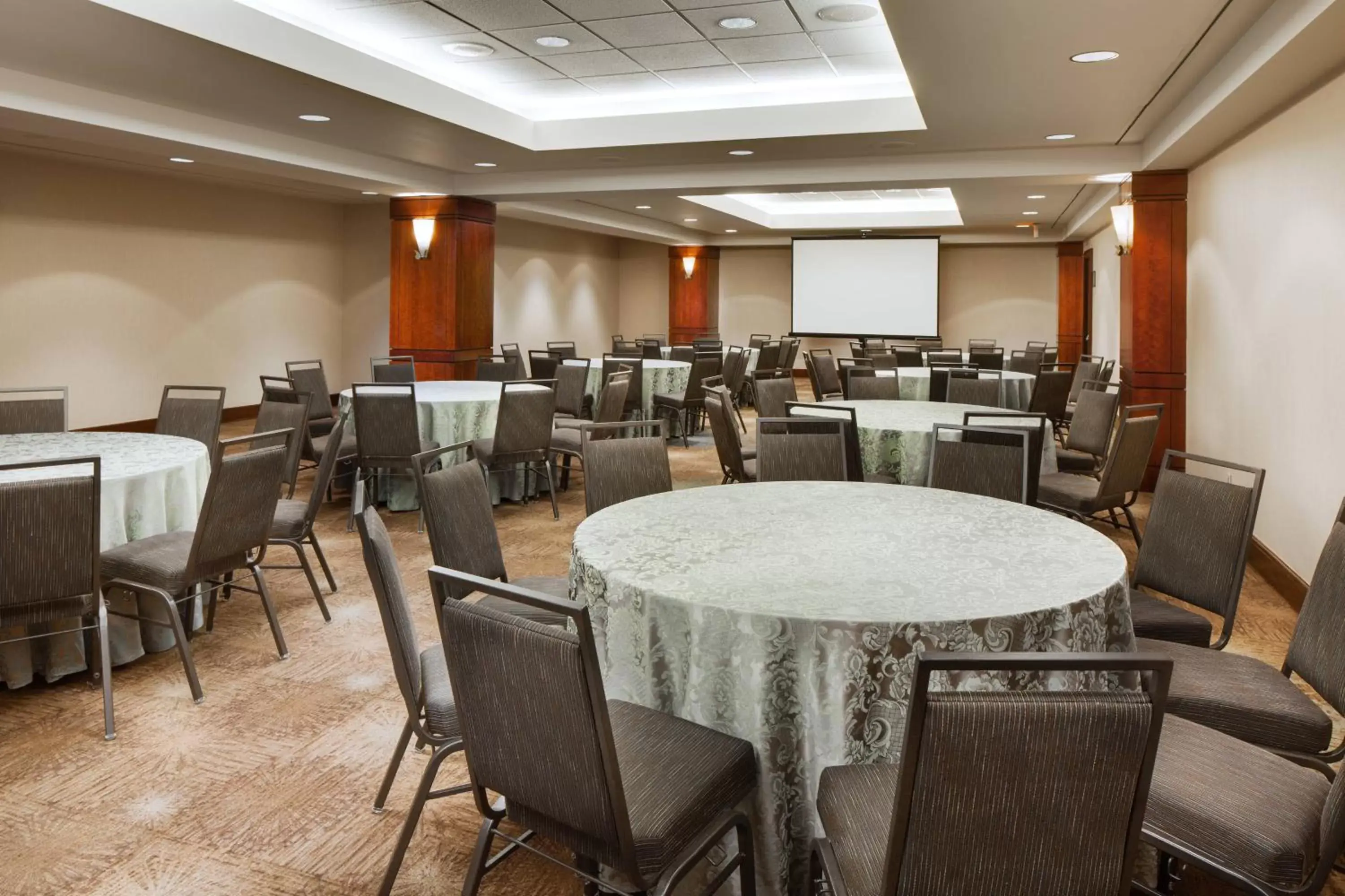 Meeting/conference room, Restaurant/Places to Eat in The Westin Bonaventure Hotel & Suites, Los Angeles