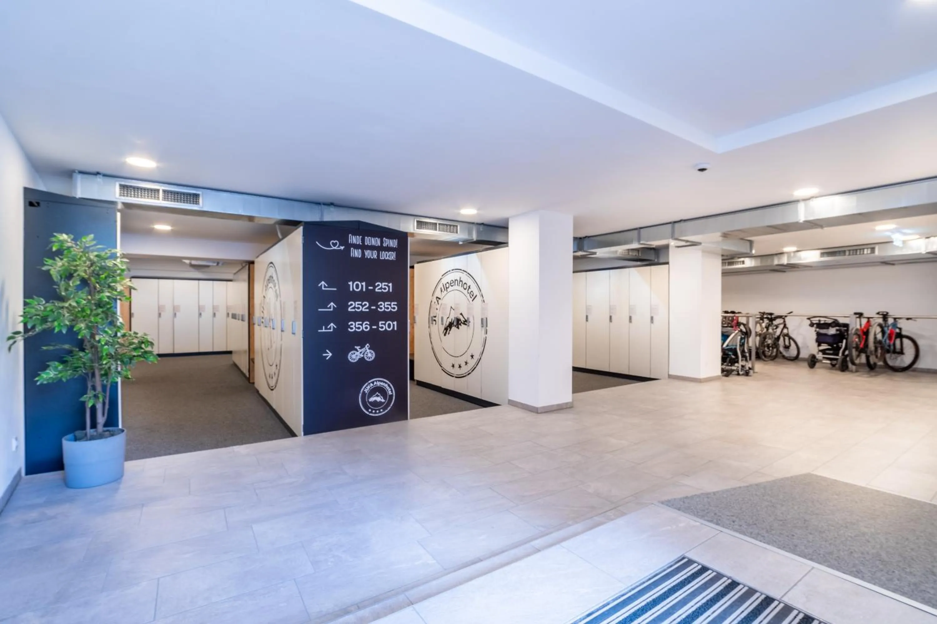 Cycling in JUFA Alpenhotel Saalbach