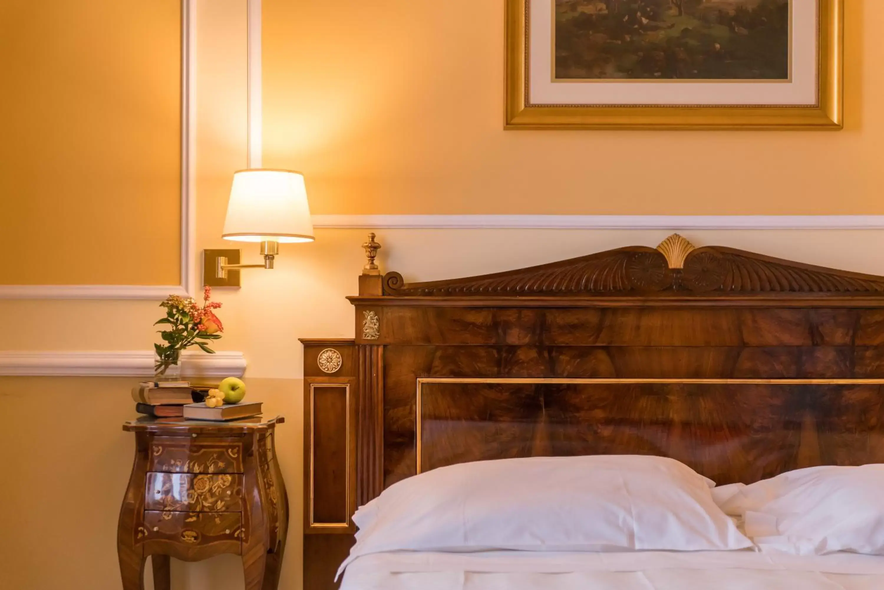 Decorative detail, Bed in Hotel Bristol Palace