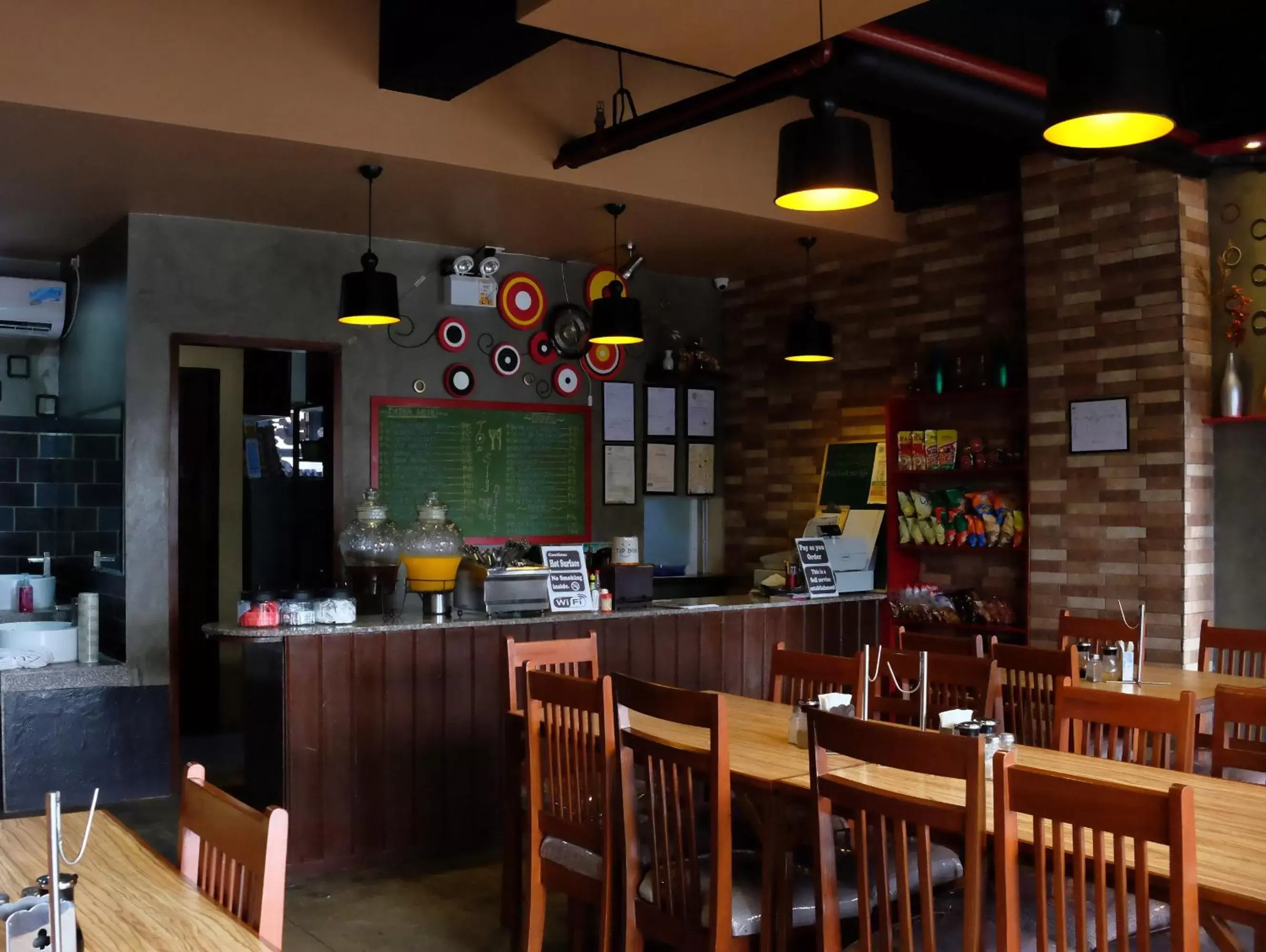 Restaurant/places to eat in Sebastien Hotel Restaurant/places to eat in Sebastien Hotel