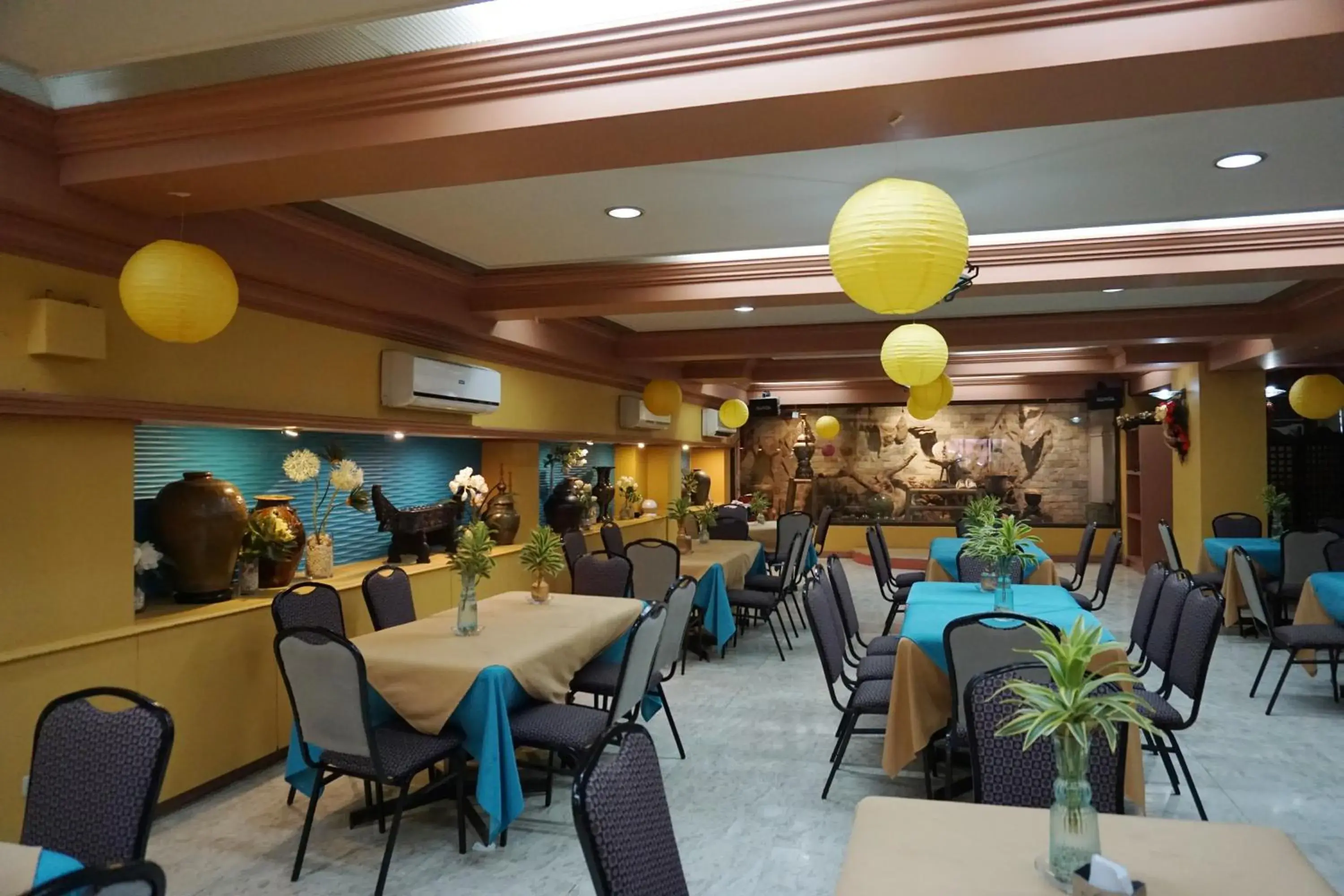 Property building in Grand City Hotel Inc. Property building in Grand City Hotel Inc.