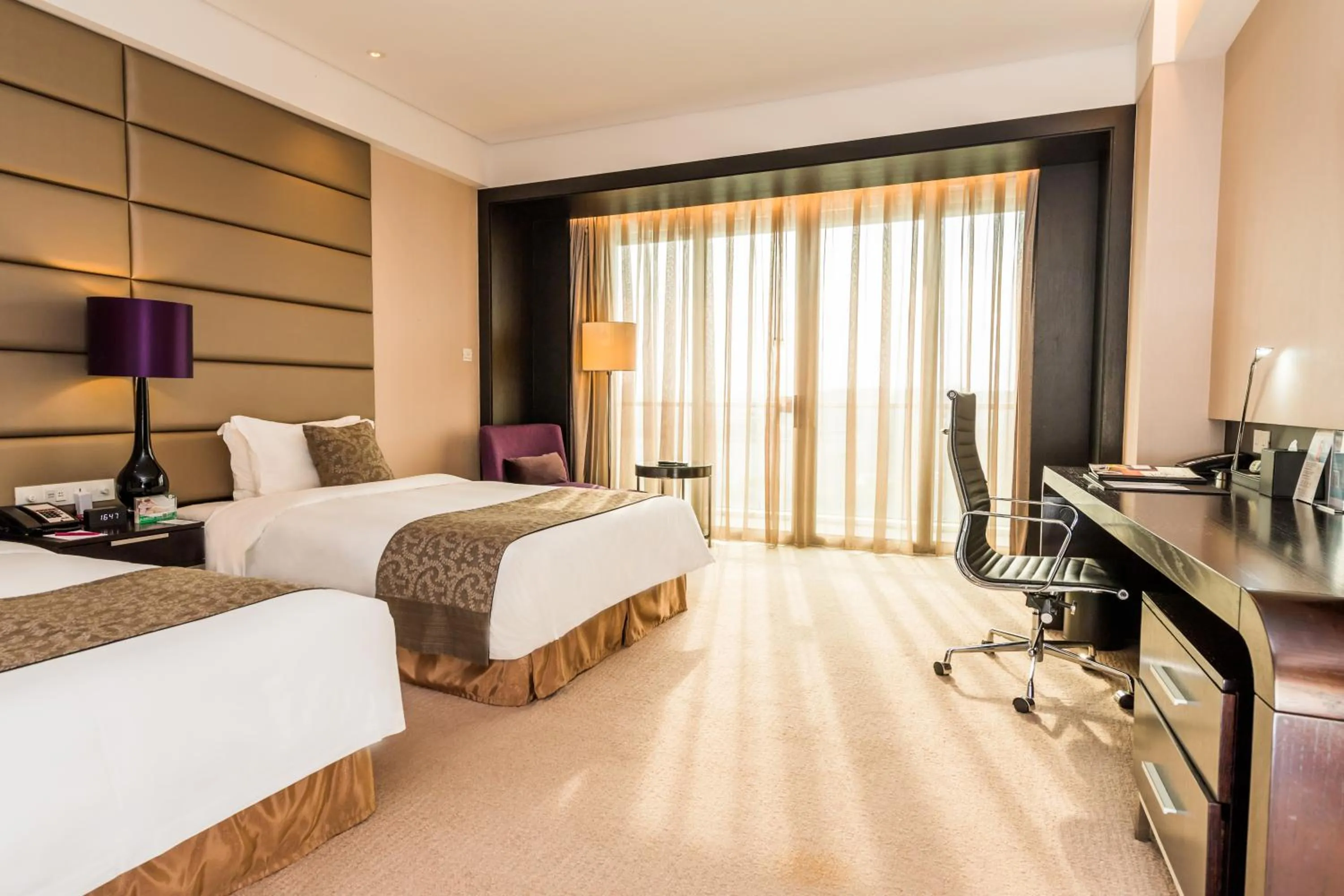 Bedroom, Bed in Crowne Plaza Shanghai Xiayang Lake by IHG