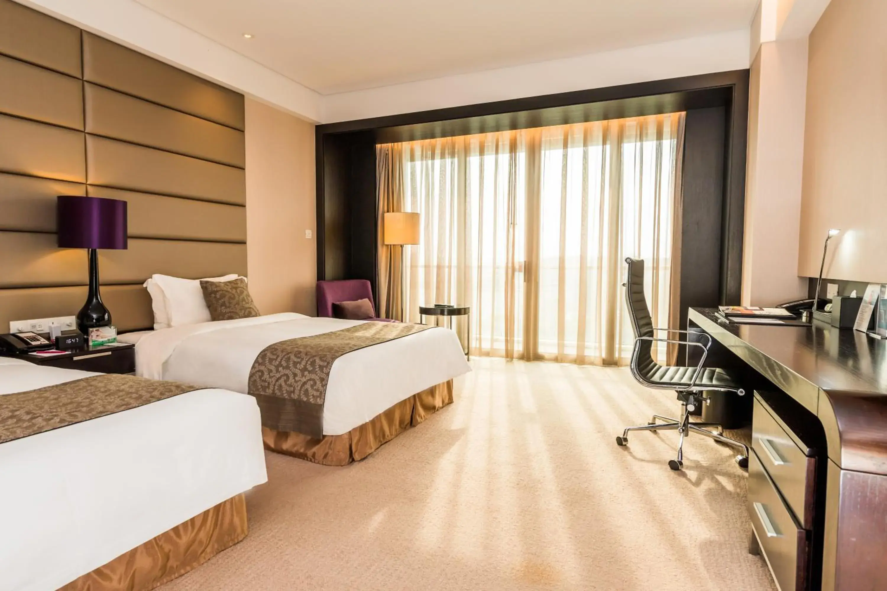 Bedroom, Bed in Crowne Plaza Shanghai Xiayang Lake by IHG Bedroom, Bed in Crowne Plaza Shanghai Xiayang Lake by IHG