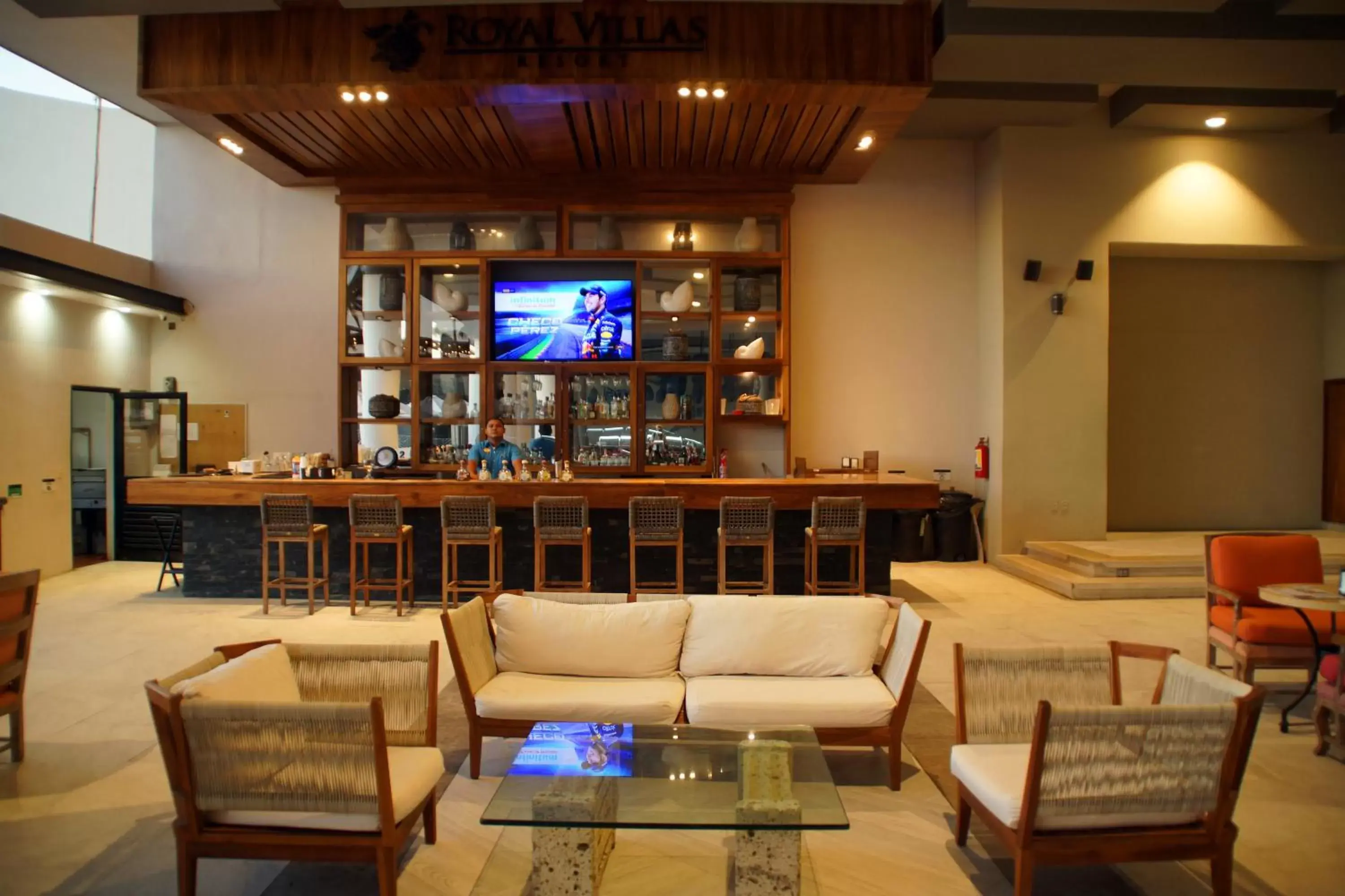 Lounge/Bar in Royal Villas Resort