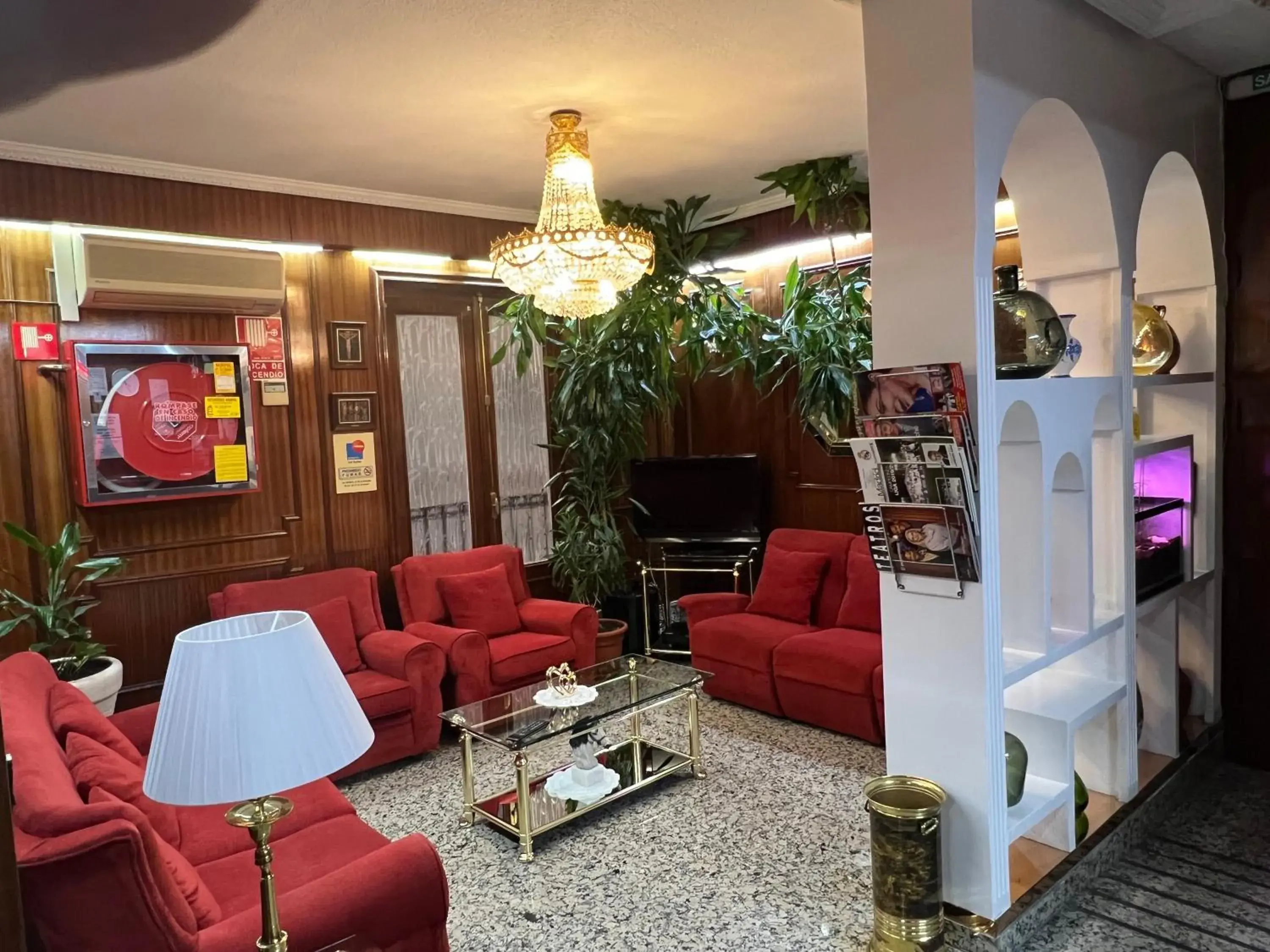 Area and facilities, Lobby/Reception in Hostal Sonsoles Madrid-Centro