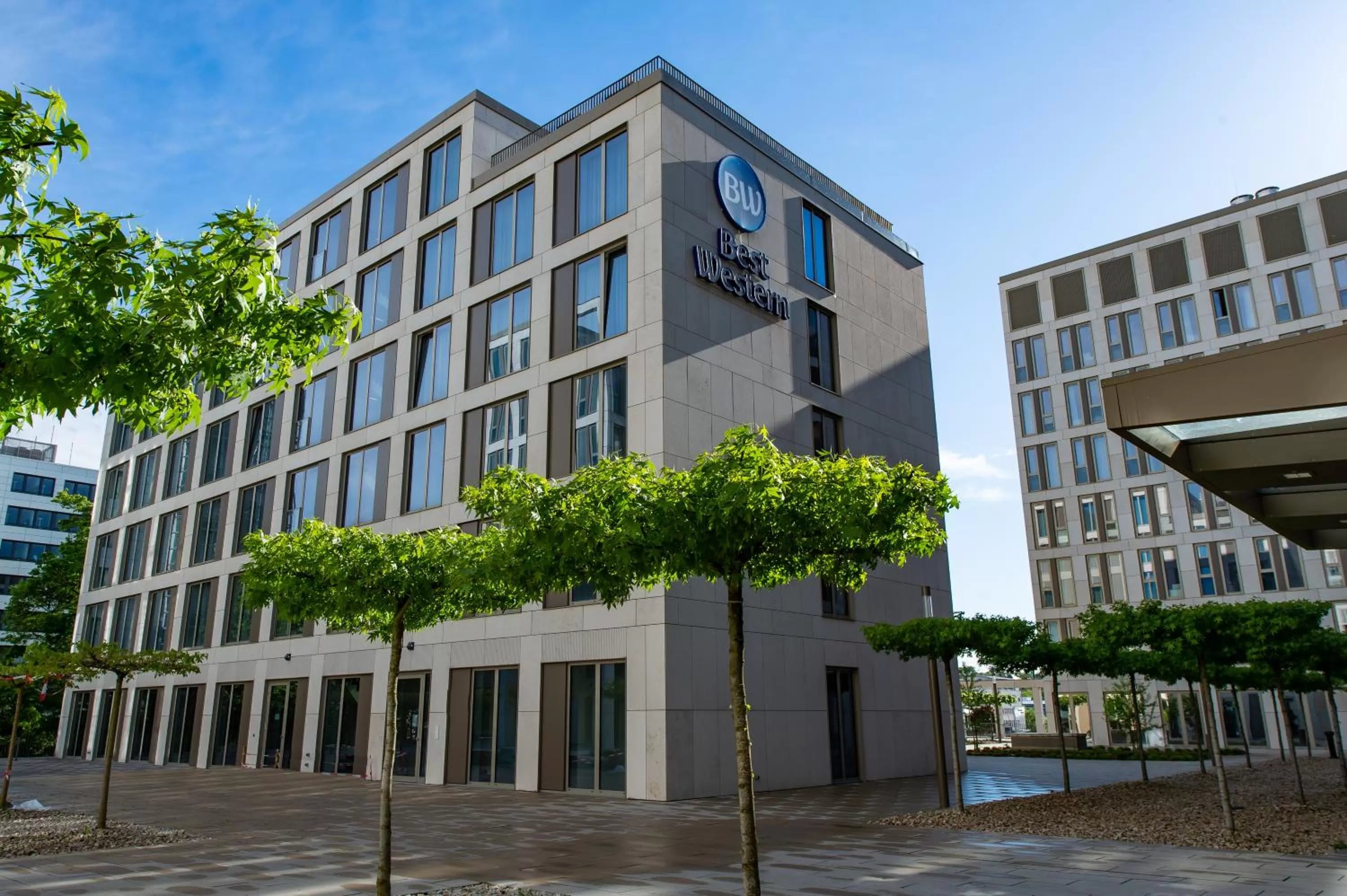 Property building in Best Western Hotel Wiesbaden