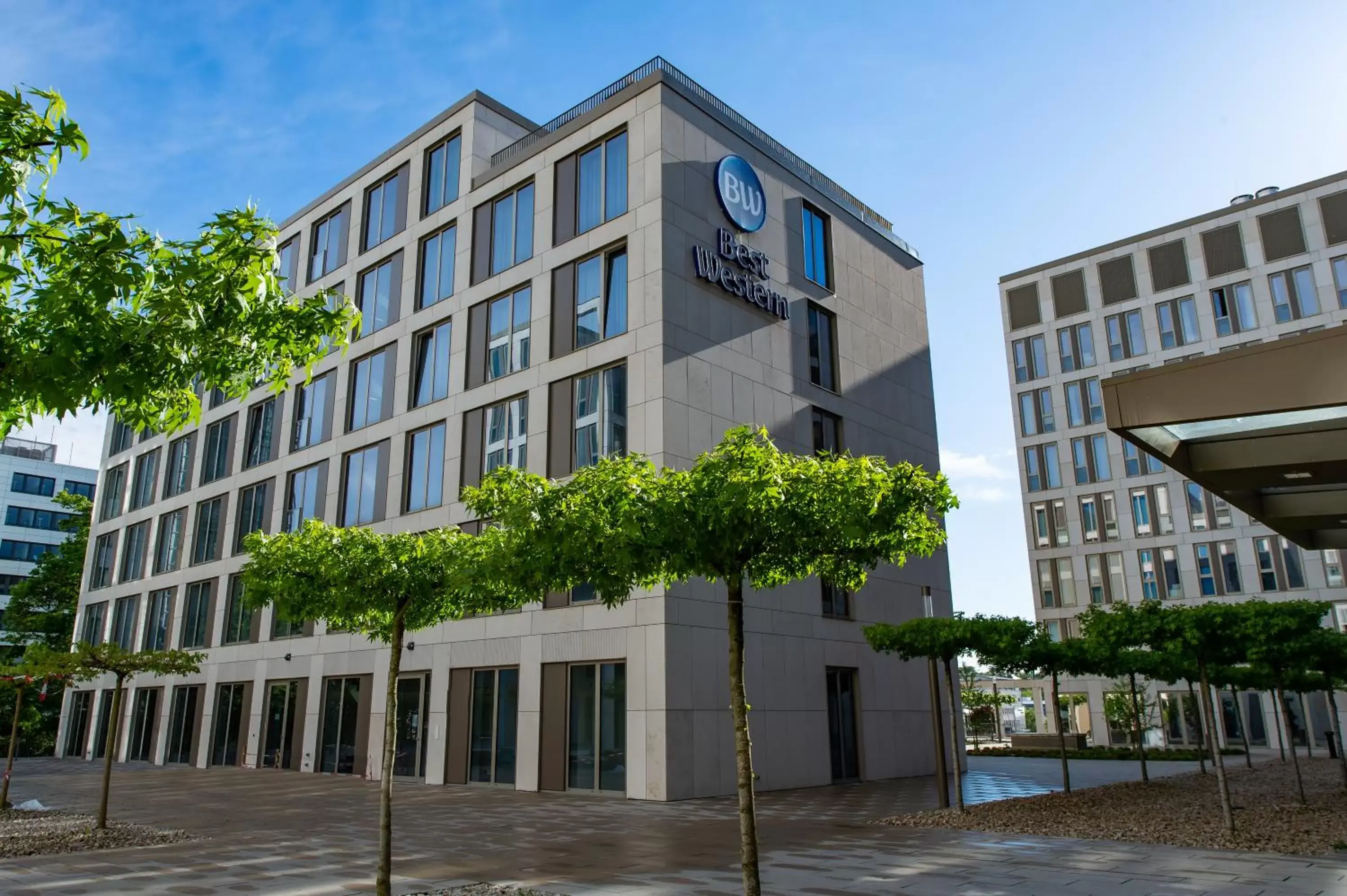 Property Building in Best Western Hotel Wiesbaden