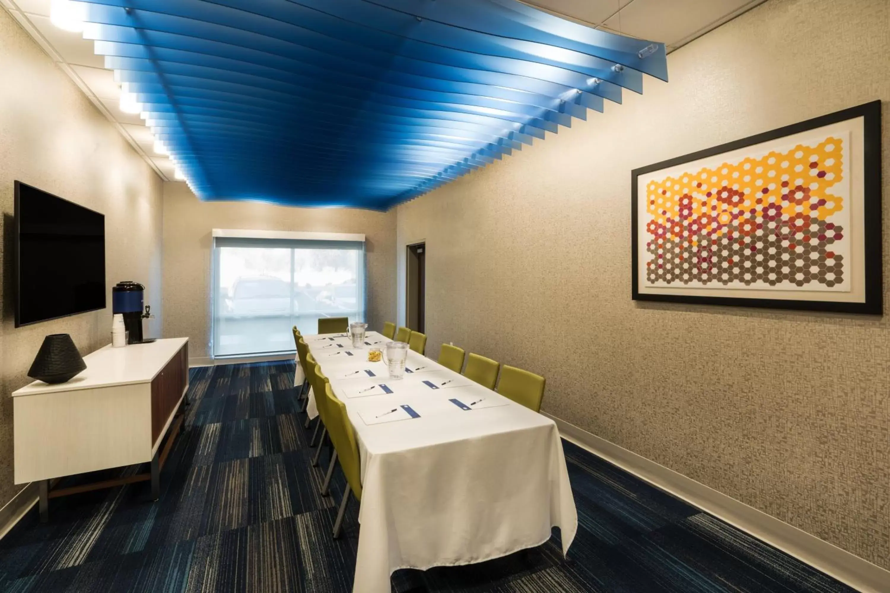 Meeting/conference room in Holiday Inn Express & Suites Lake Havasu - London Bridge, an IHG Hotel