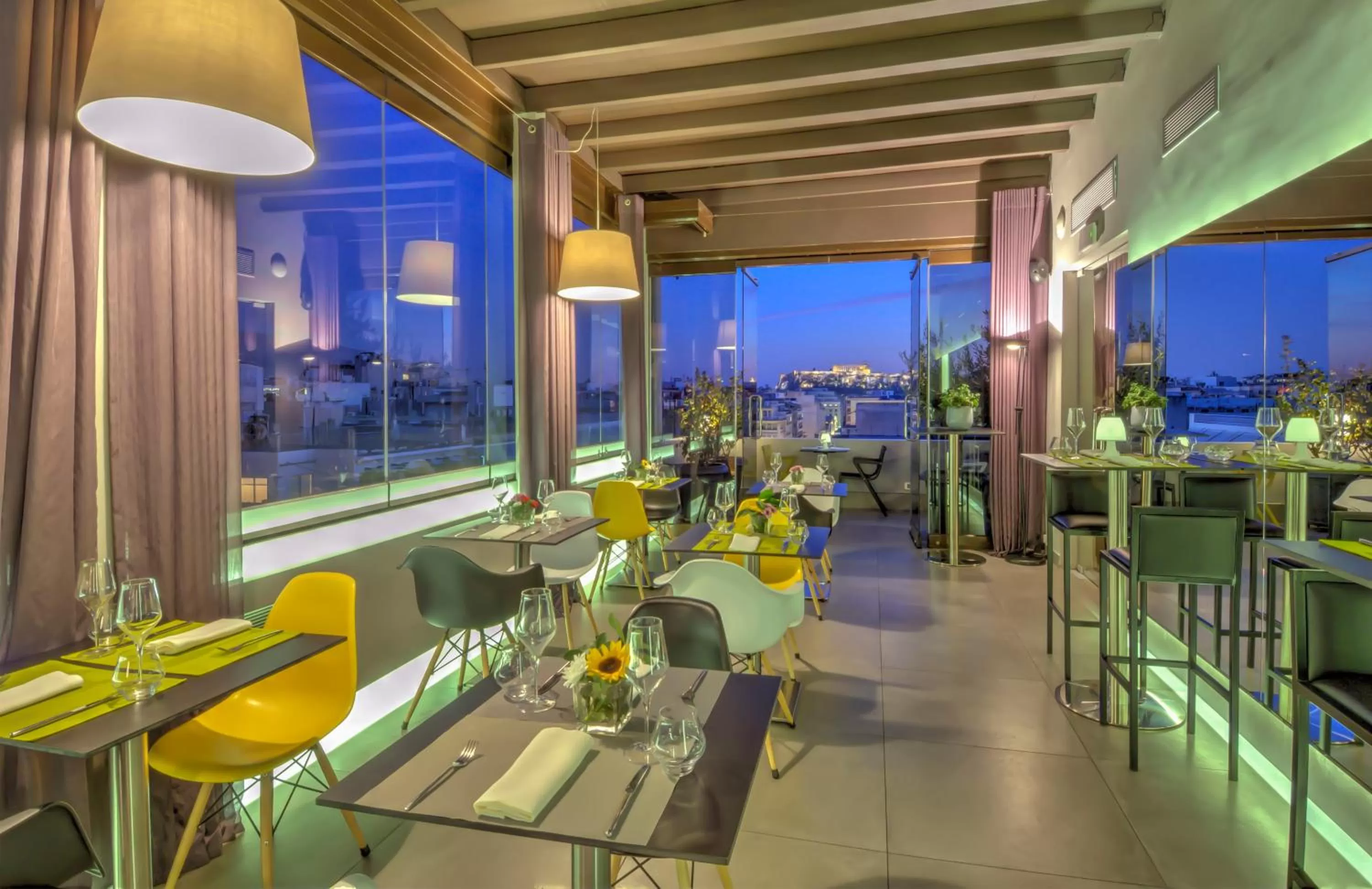 Restaurant/places to eat in Polis Grand Hotel