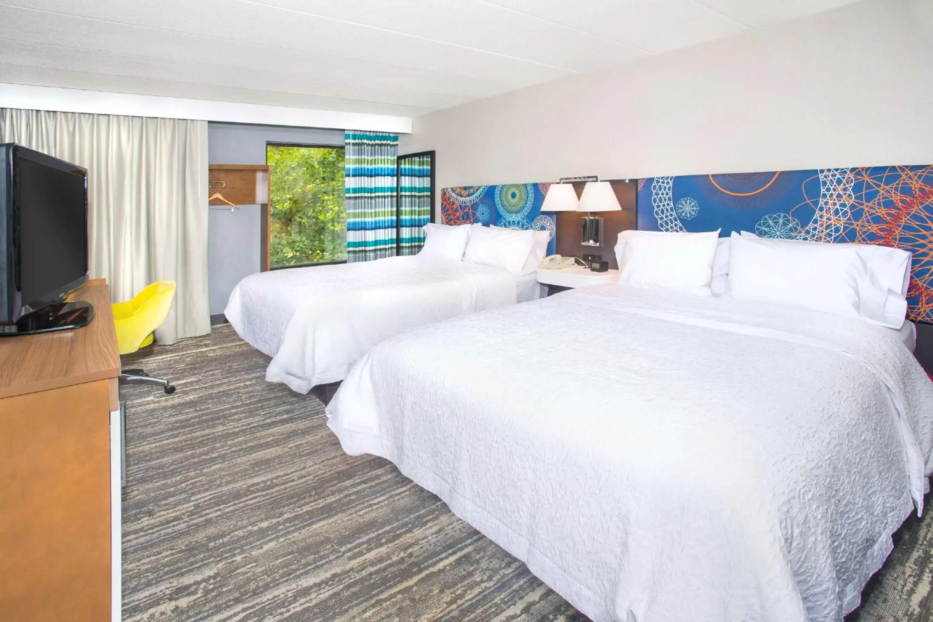 Bed in Hampton Inn & Suites Annapolis