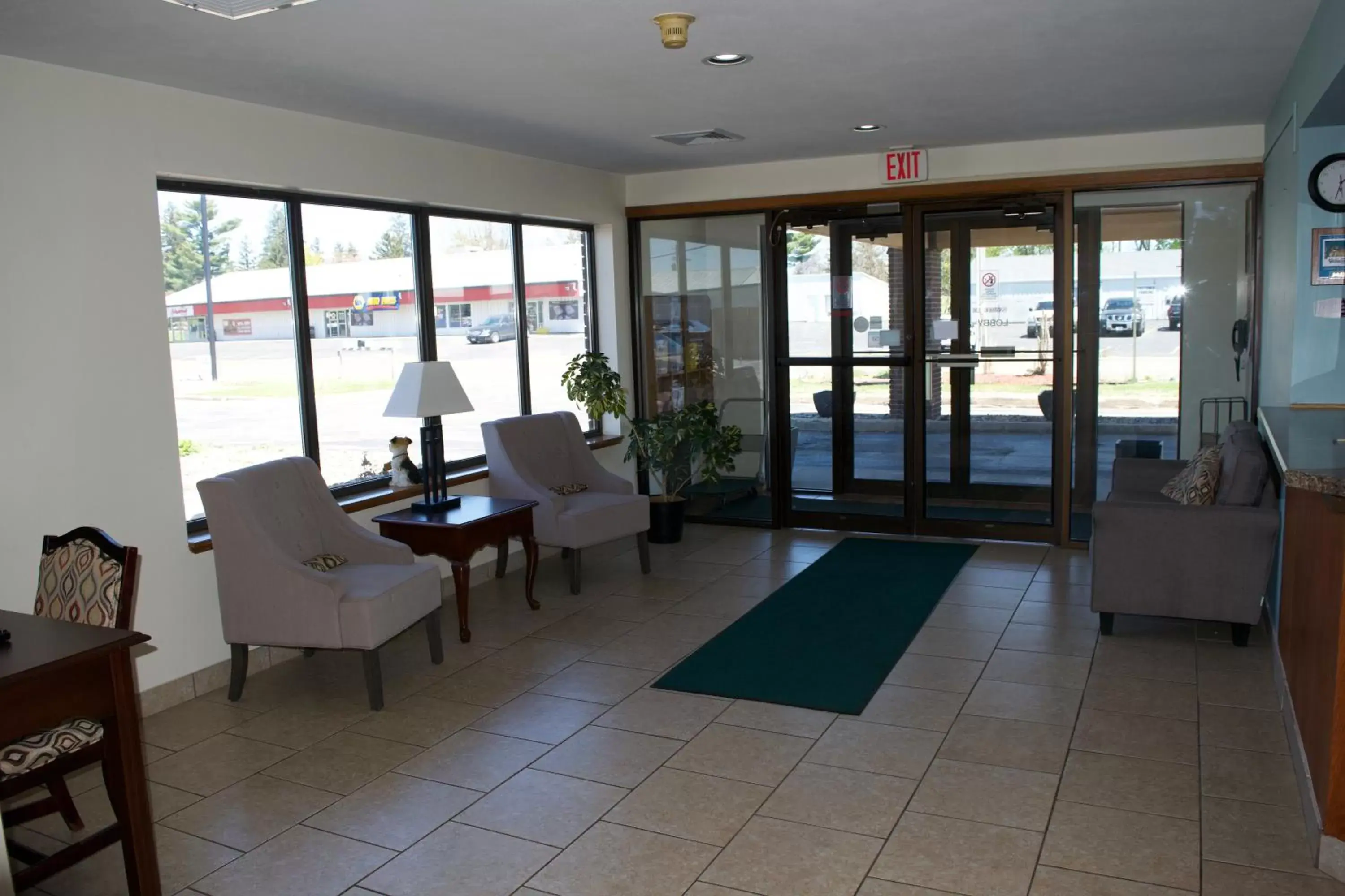 Lobby or reception in AmeriVu Inn and Suites Shawano WI