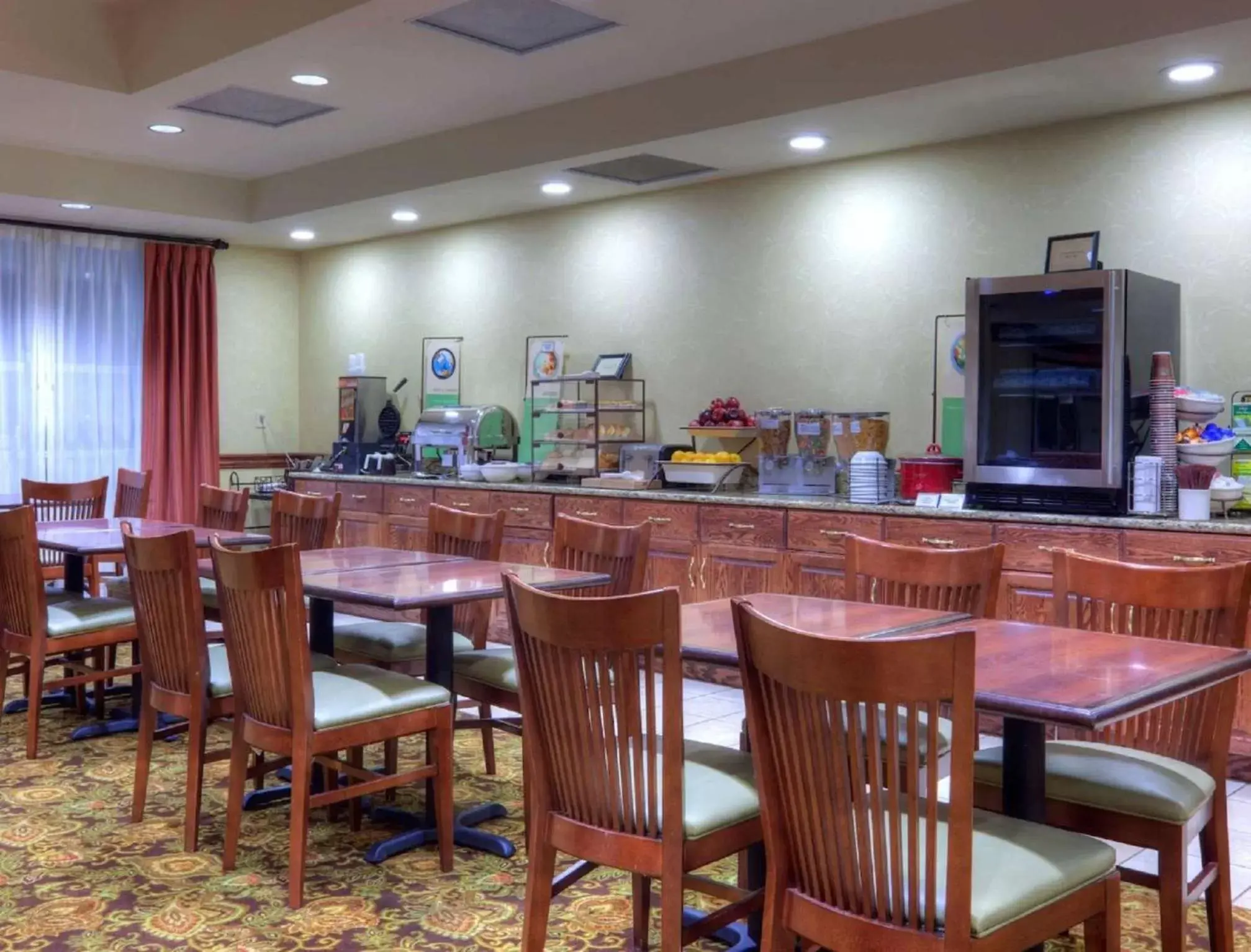 Buffet breakfast, Restaurant/Places to Eat in Country Inn & Suites by Radisson, Fredericksburg, VA